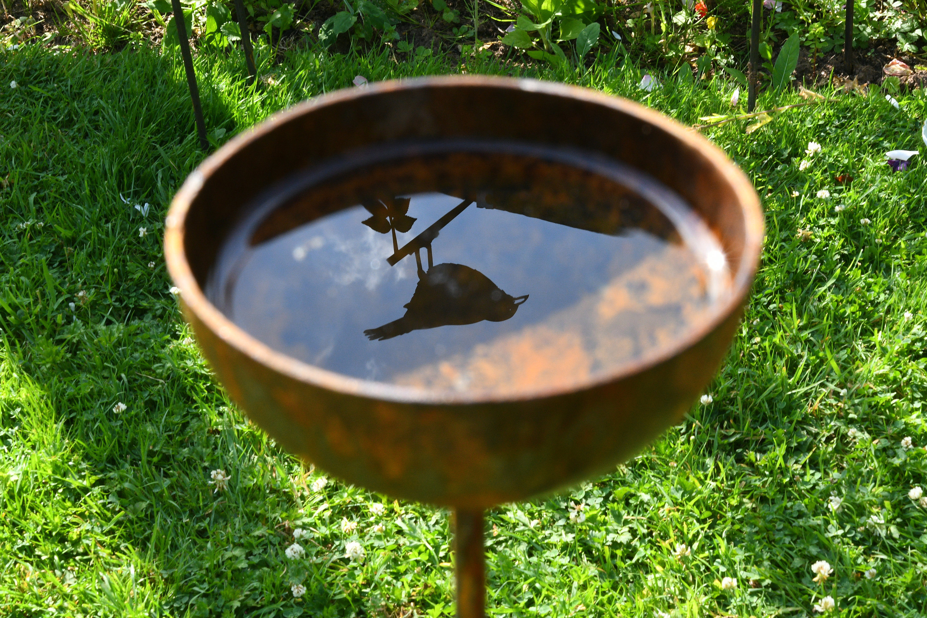 Metal Garden Rain Catcher Decoration