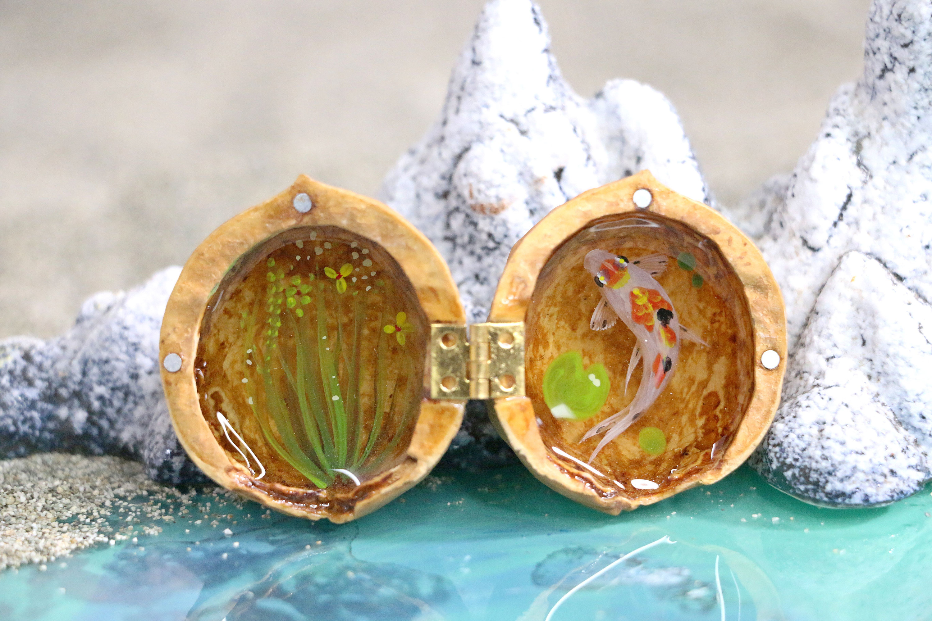 Handmade Mini Koi Fish Resin Painting In The Walnut Shell