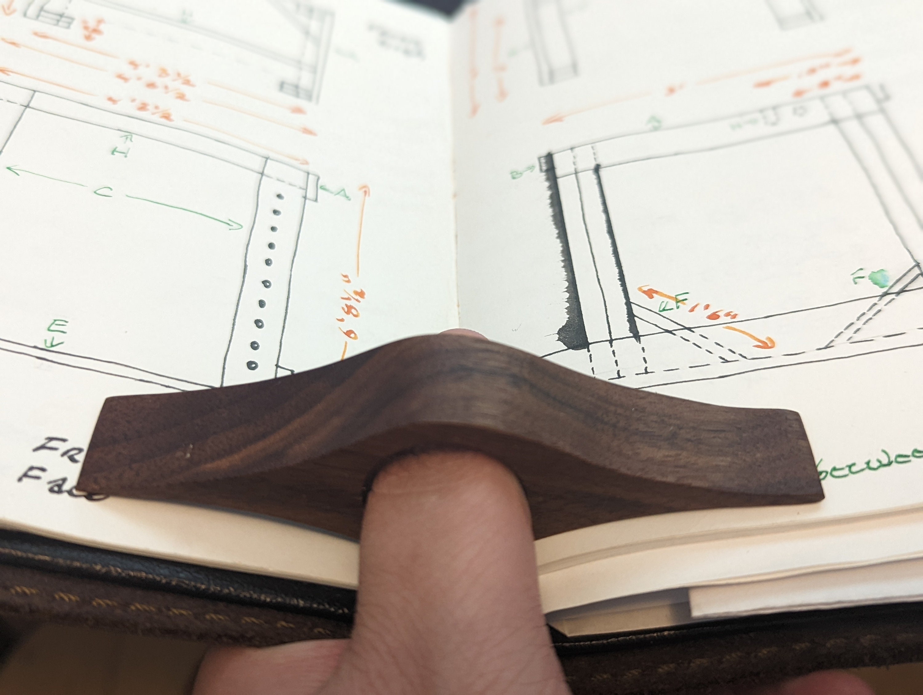 Wood Reading Assistant - Thumb Page Holder