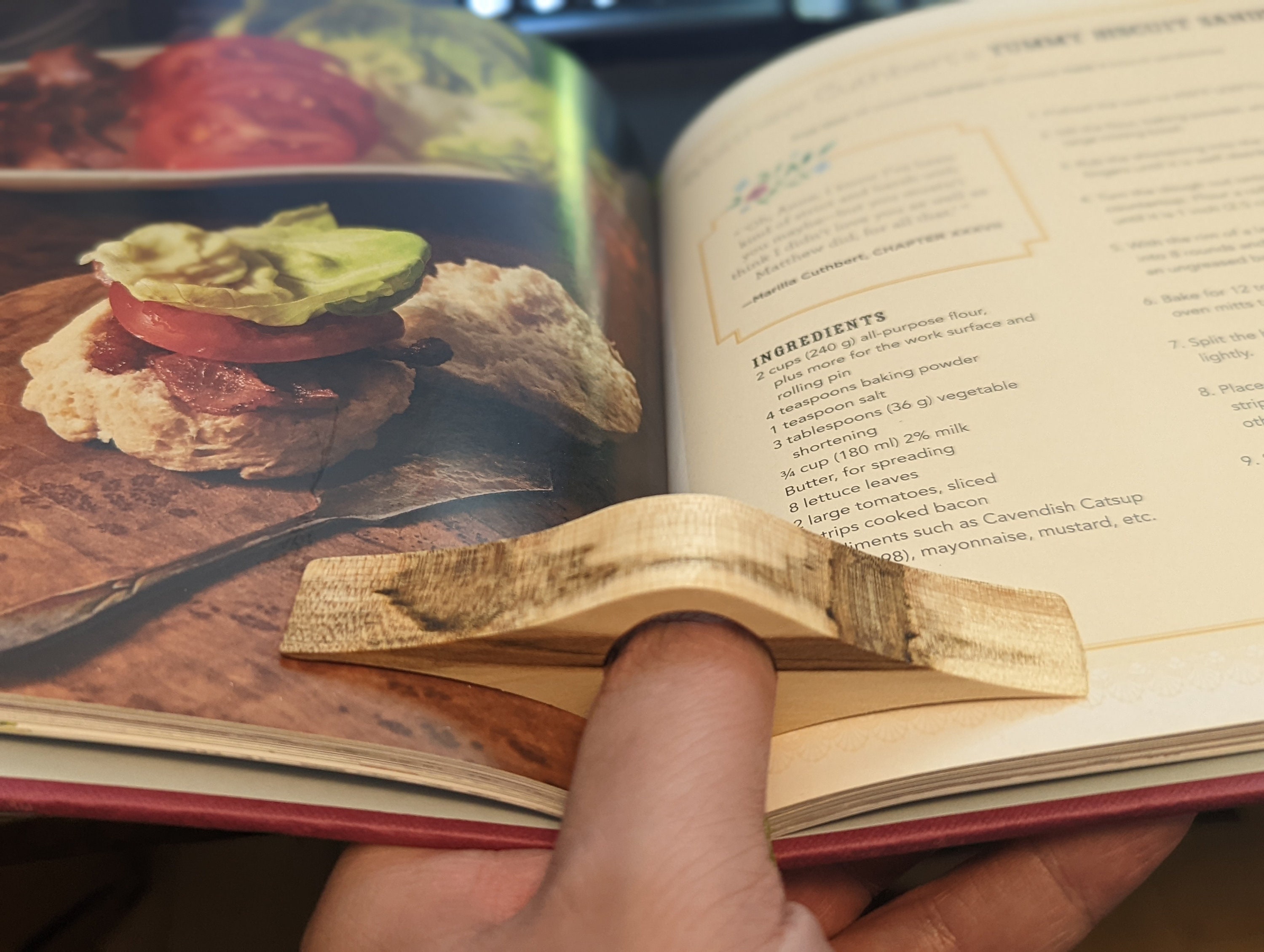 Wood Reading Assistant - Thumb Page Holder