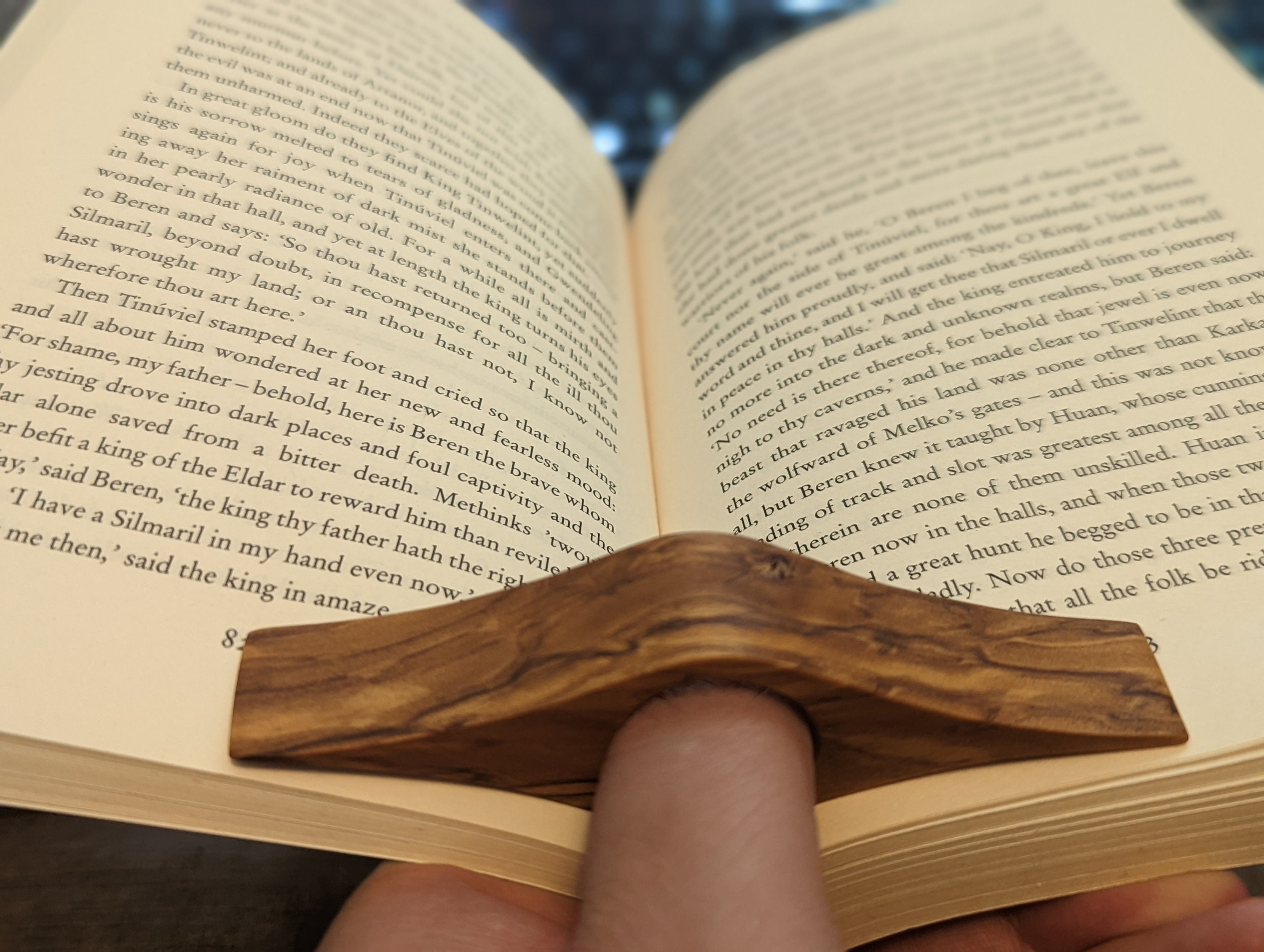 Wood Reading Assistant - Thumb Page Holder