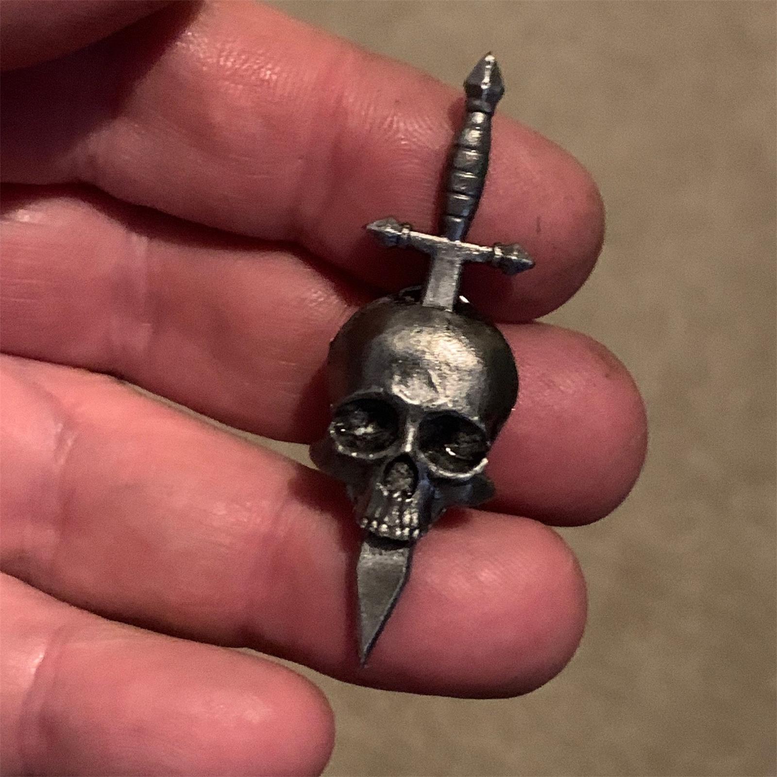 🎈Funny Gifts🎁-🔥Retro Gothic Skull Brooch💀