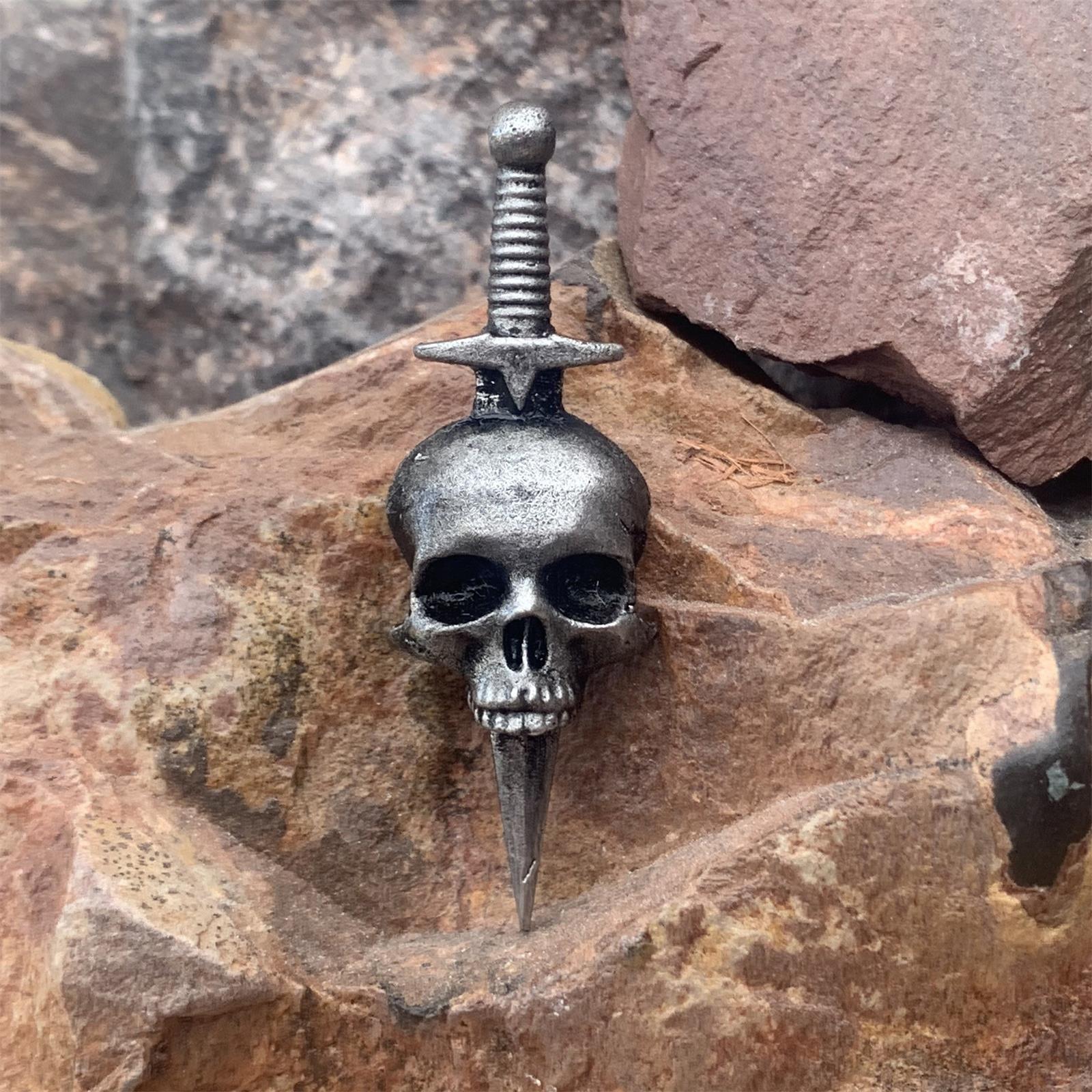 🎈Funny Gifts🎁-🔥Retro Gothic Skull Brooch💀