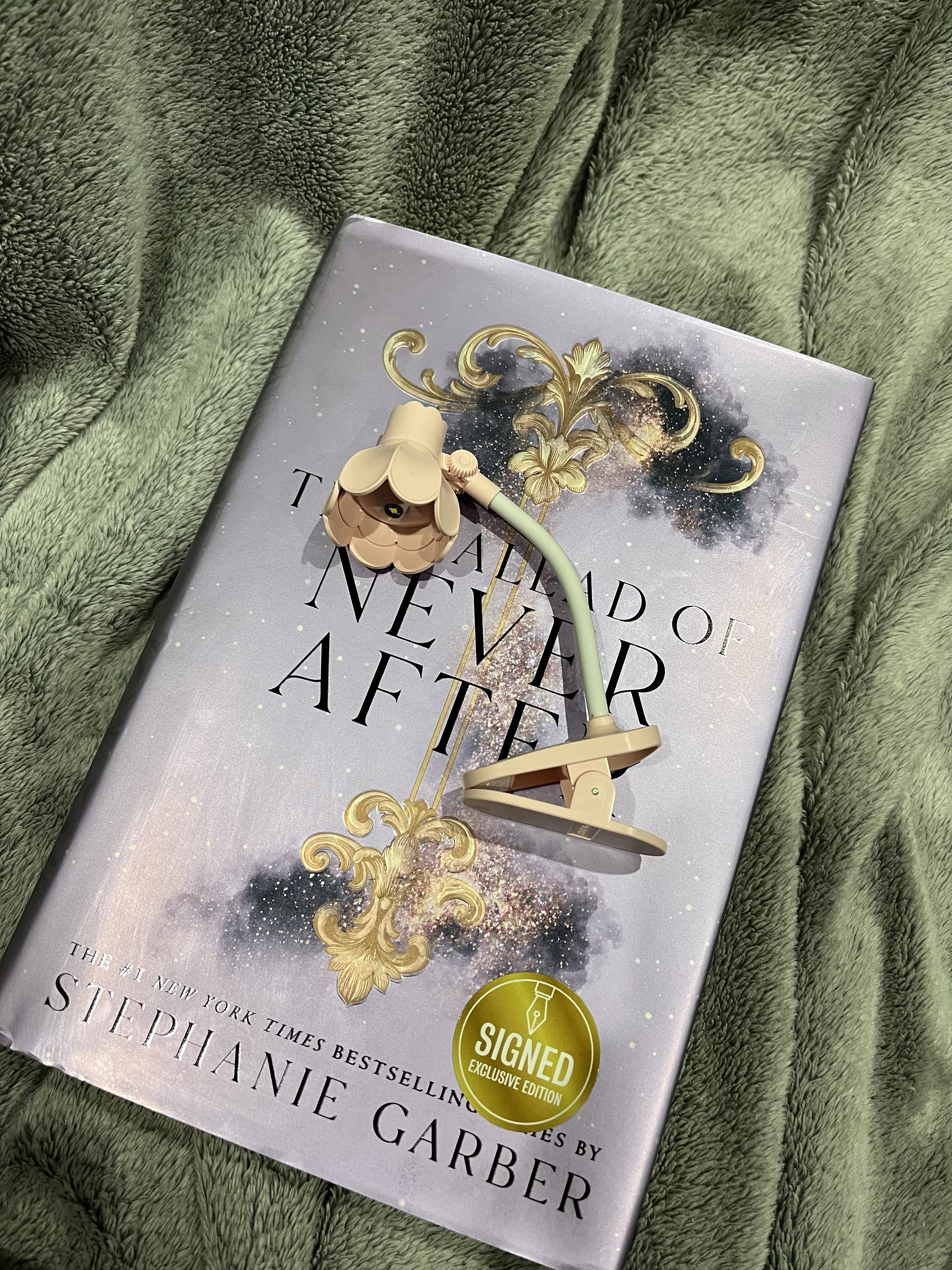 Perfect Gift🌸Cute Pastel Flower Booklight