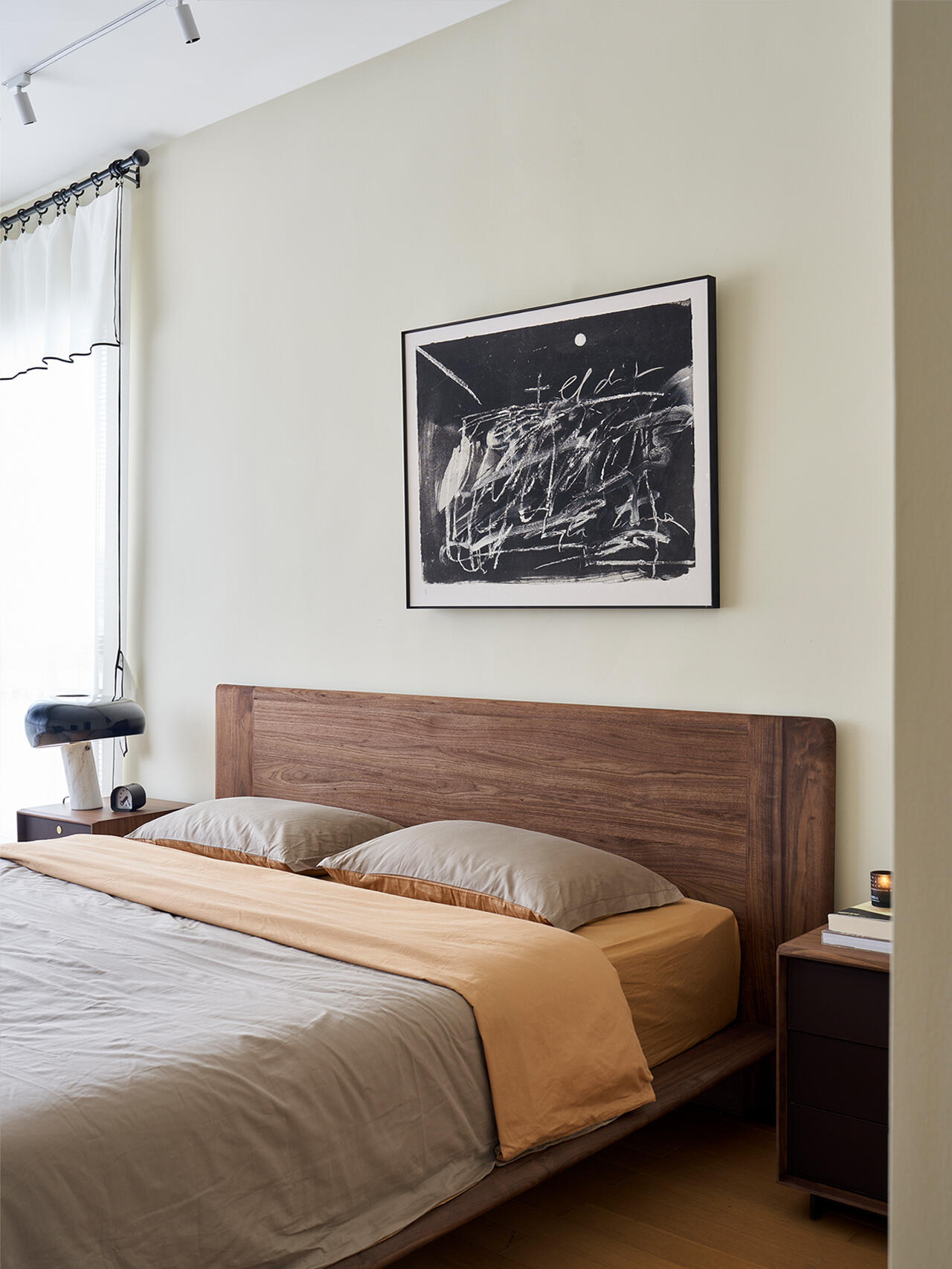 Marble Snoopy Table Lamp