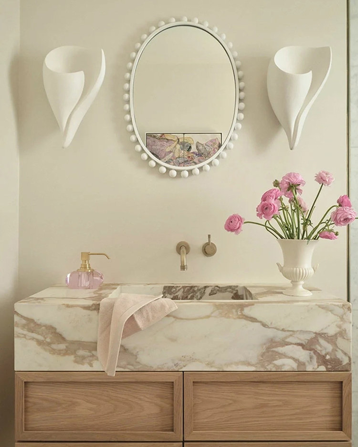 Calla Wall Sconce
