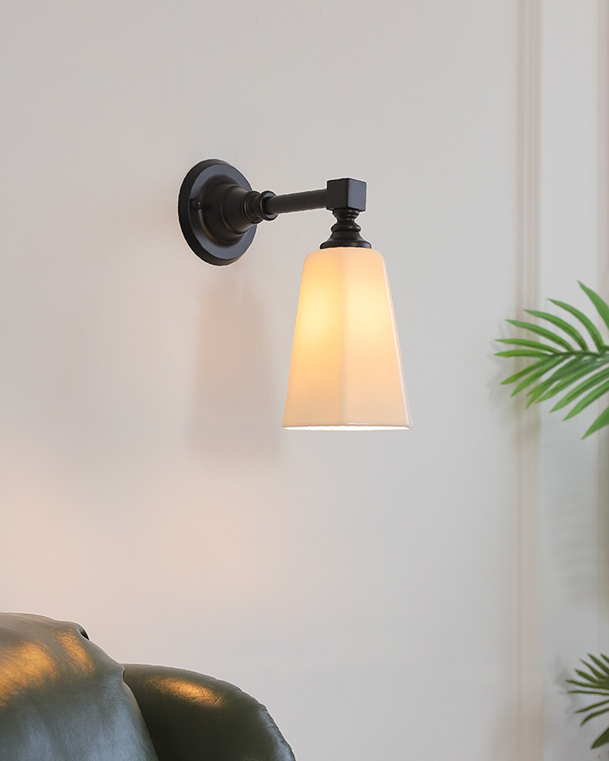 Aure Column Wall Sconce