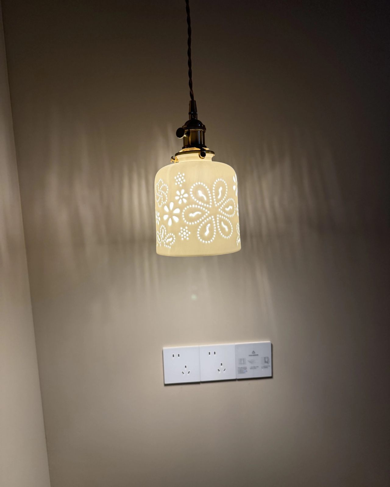 Petalwork Ceramic Pendant Light