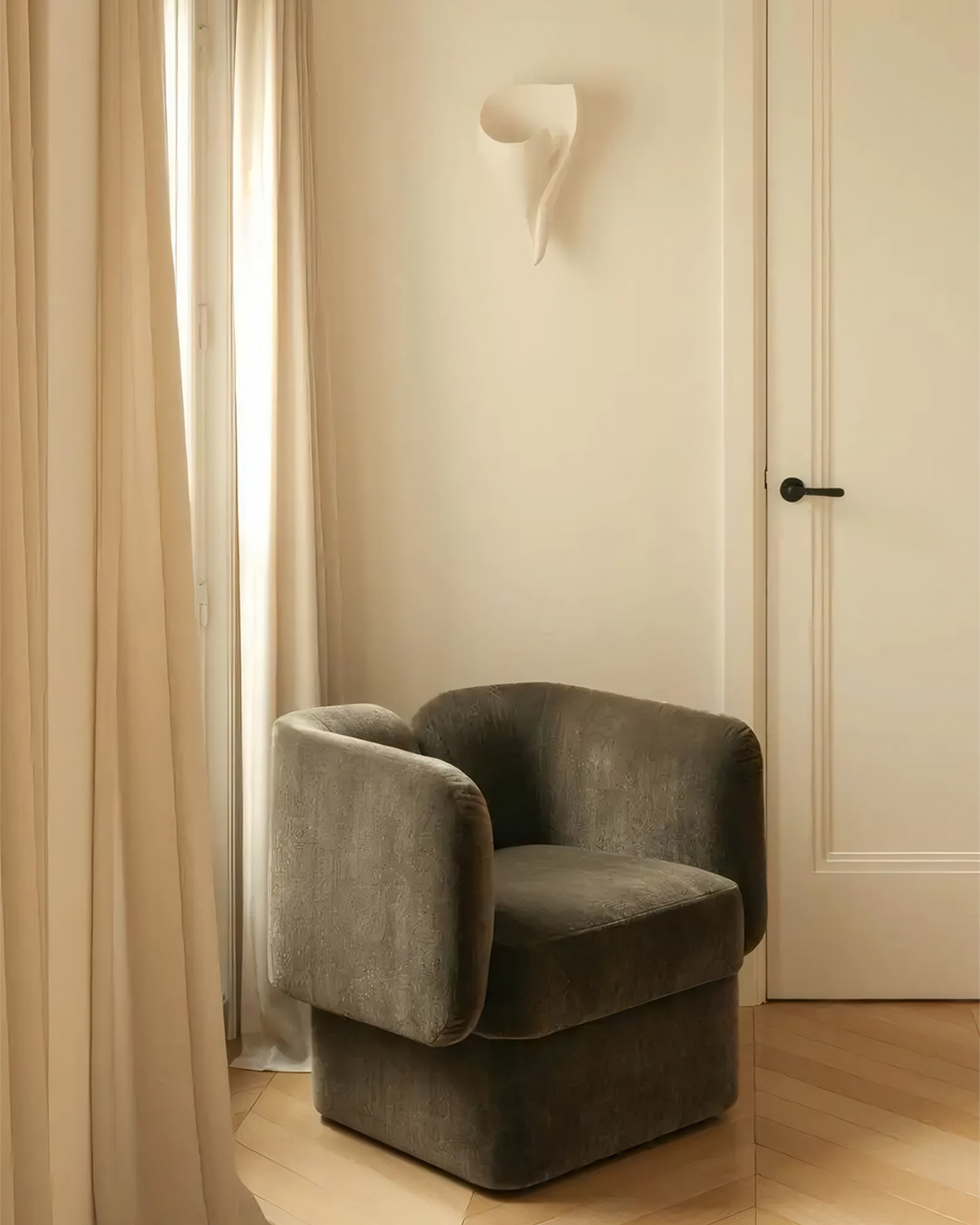Calla Wall Sconce