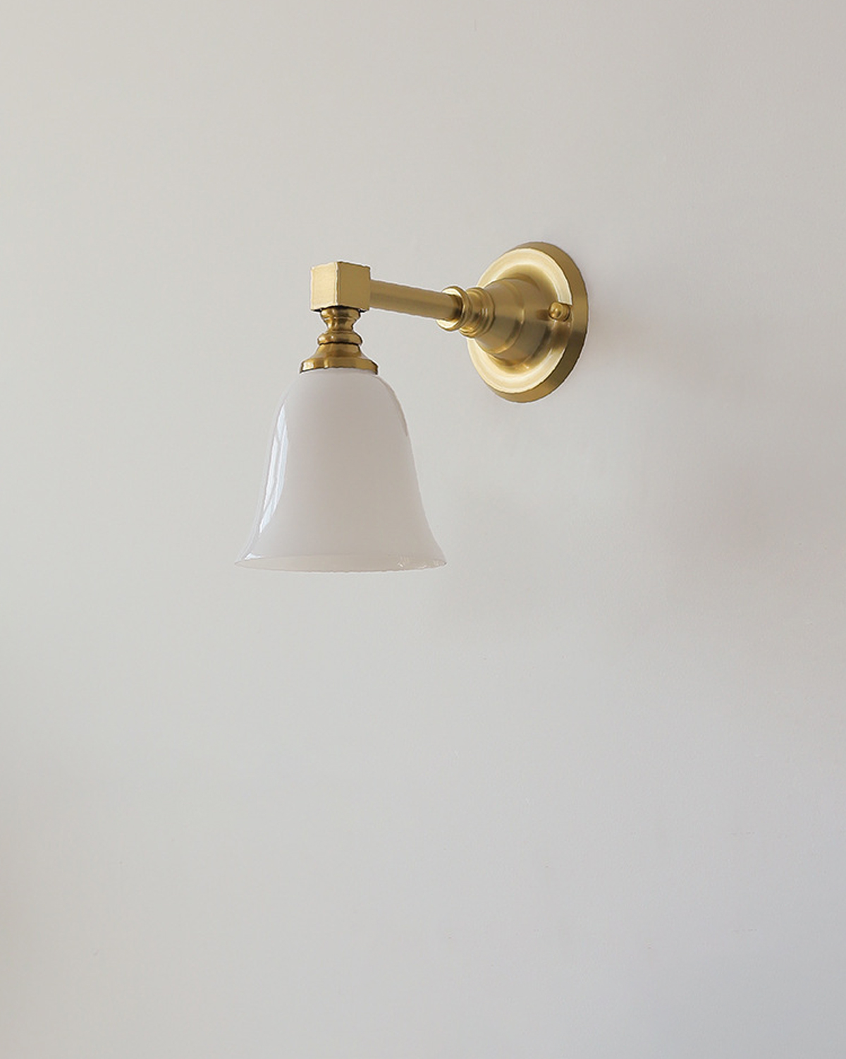 Aure Shade Wall Sconce