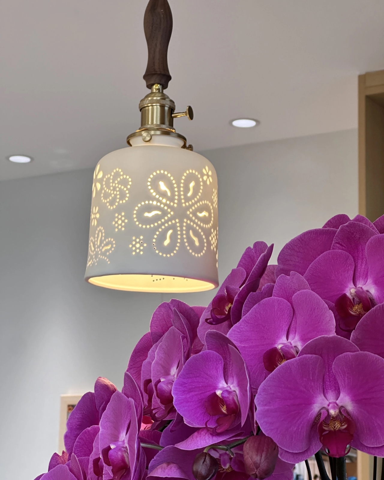 Petalwork Ceramic Pendant Light