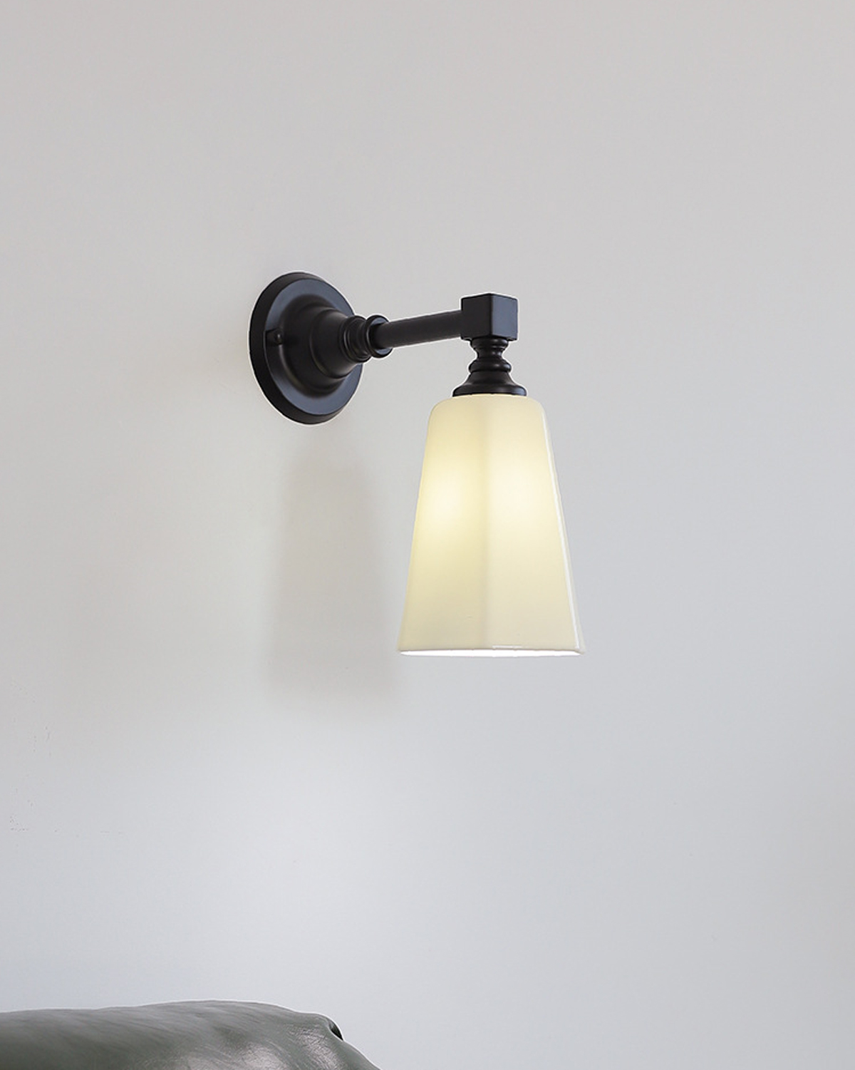 Aure Column Wall Sconce