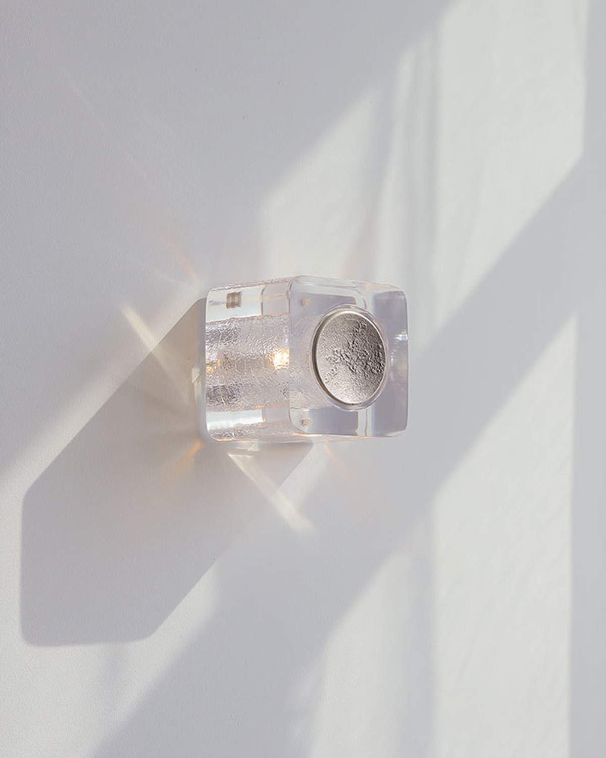 Glimmering Aurum Wall Light