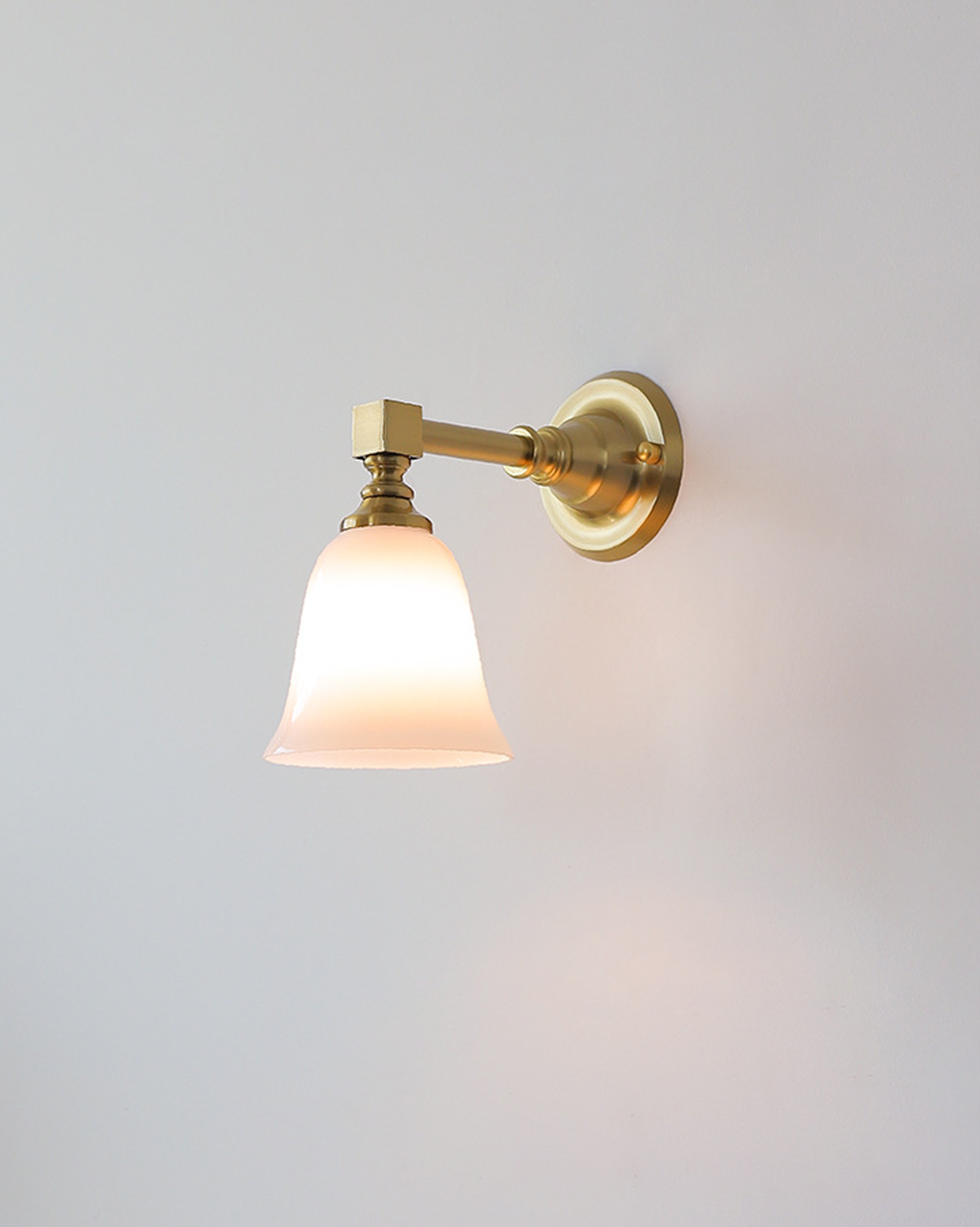 Aure Shade Wall Sconce