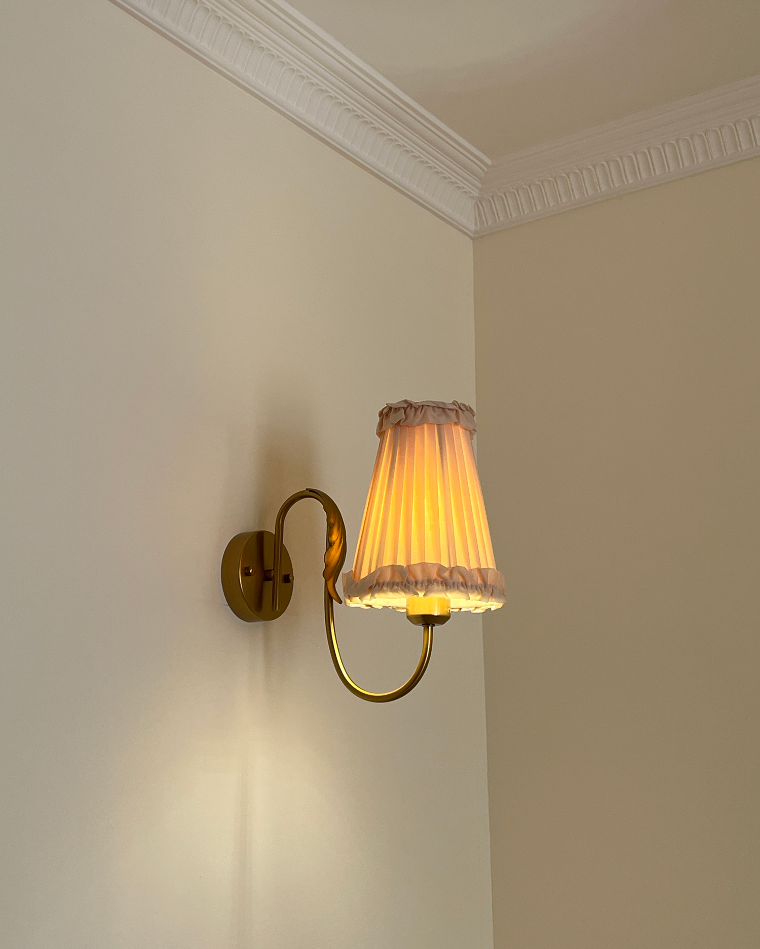 Pleated Ruffle Wall Sconce