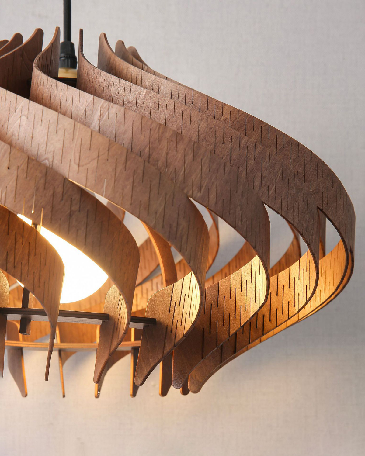 Neringa Wave Pendant Light