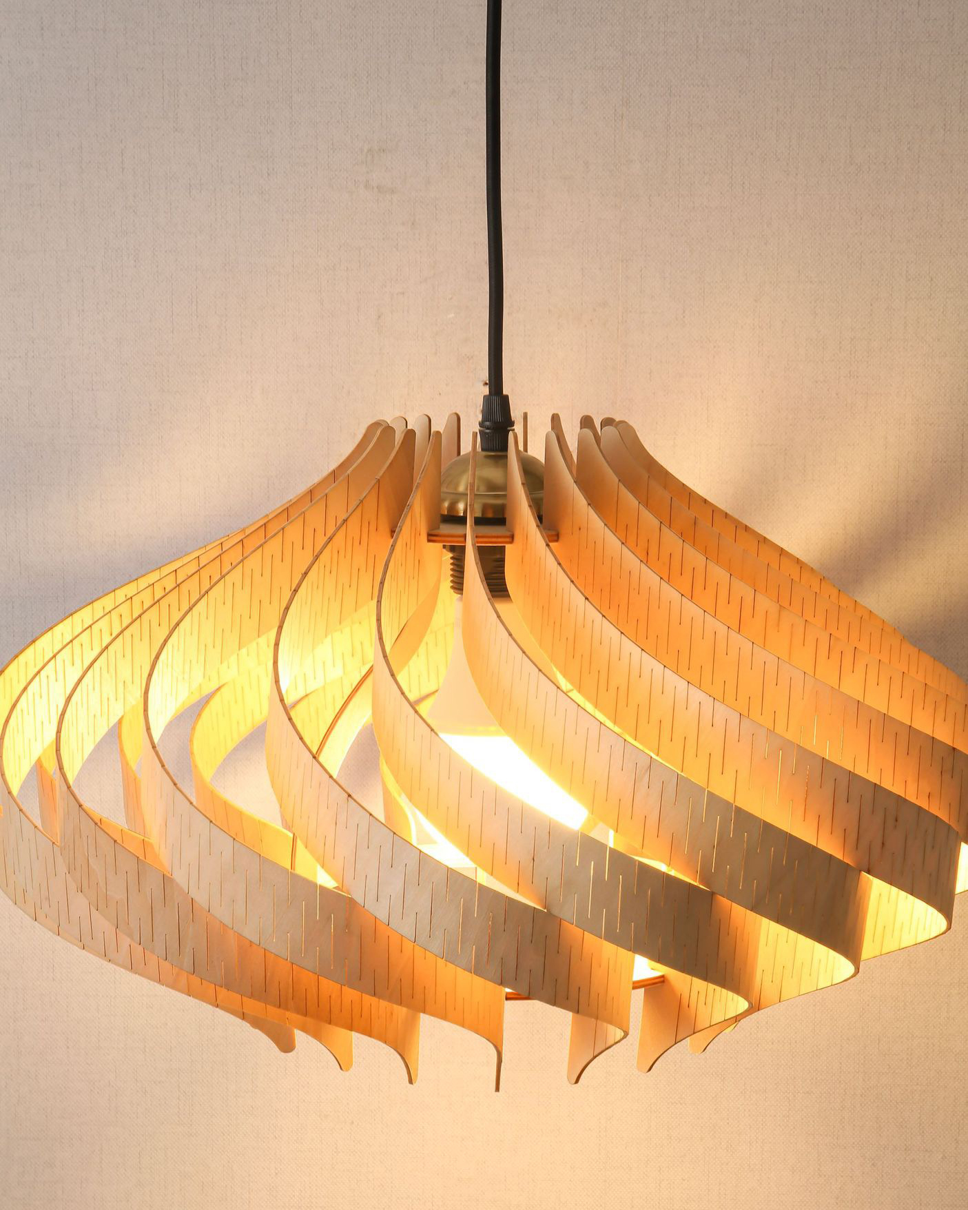 Neringa Wave Pendant Light