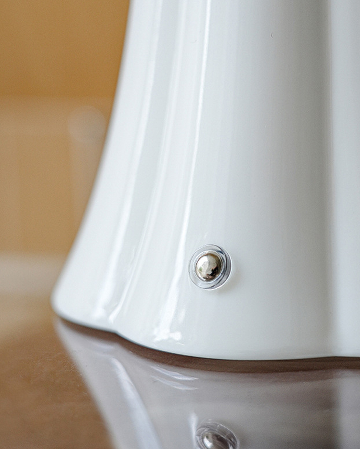 Luma Bud Ceramic Table Lamp