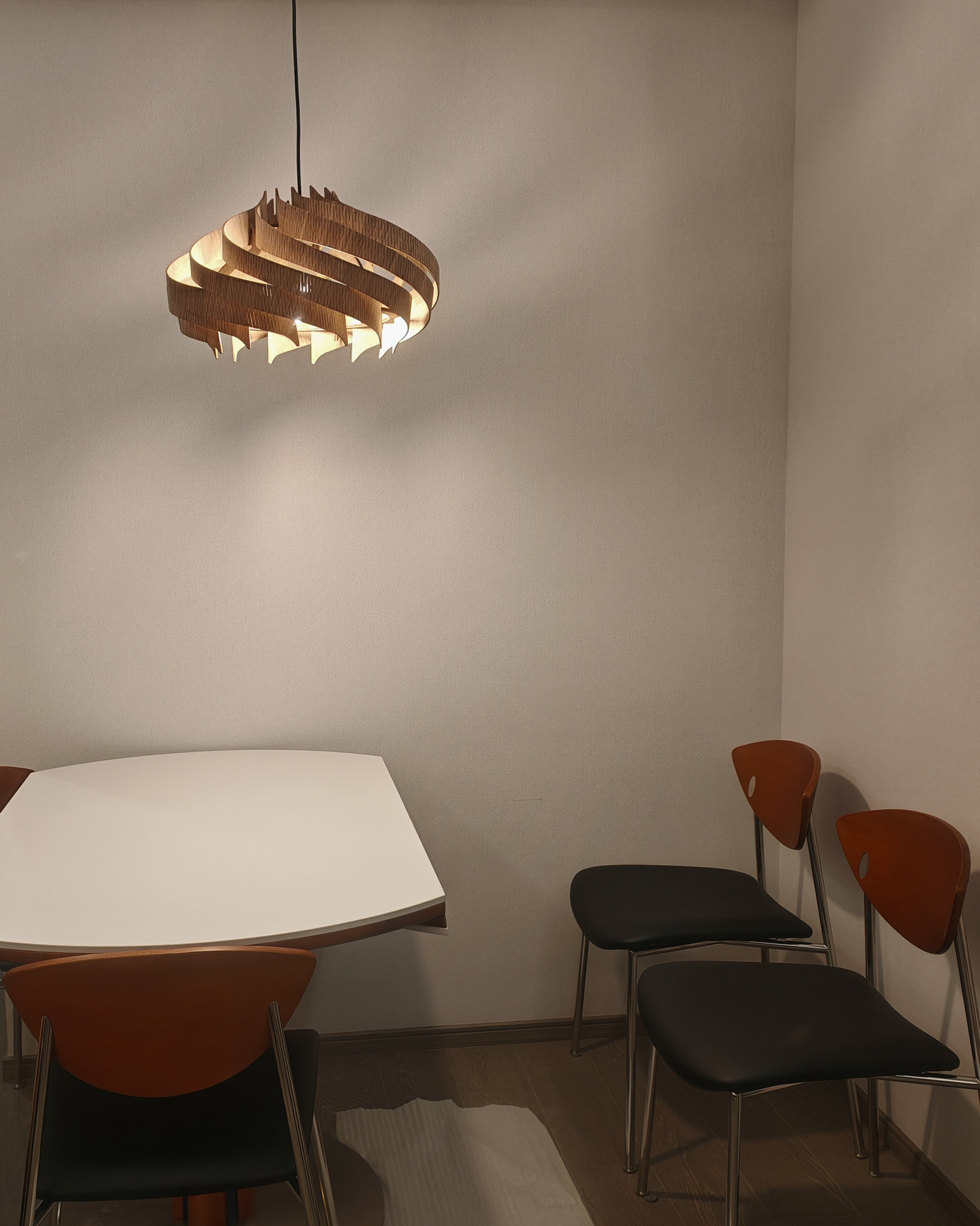 Neringa Wave Pendant Light