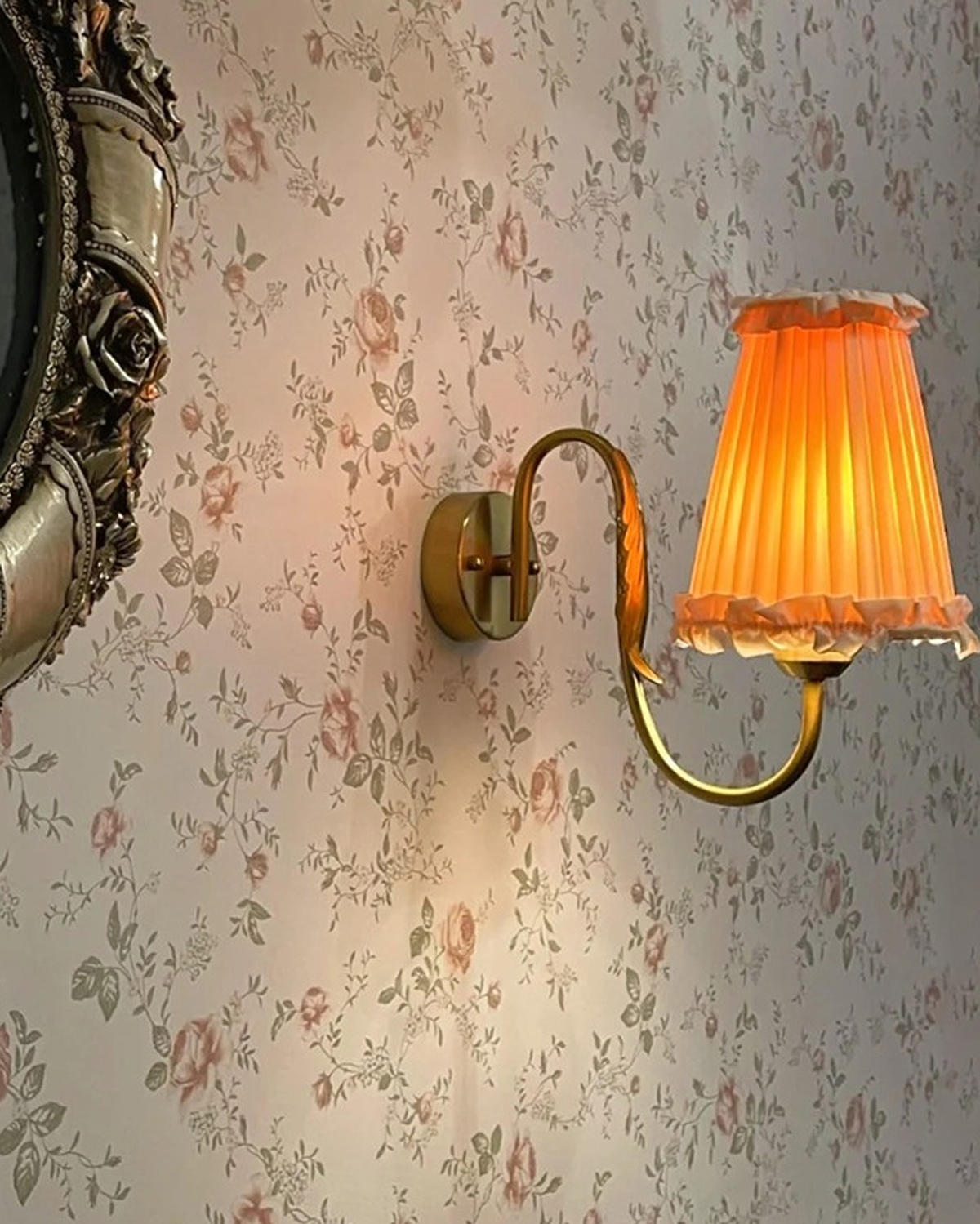 Pleated Ruffle Wall Sconce