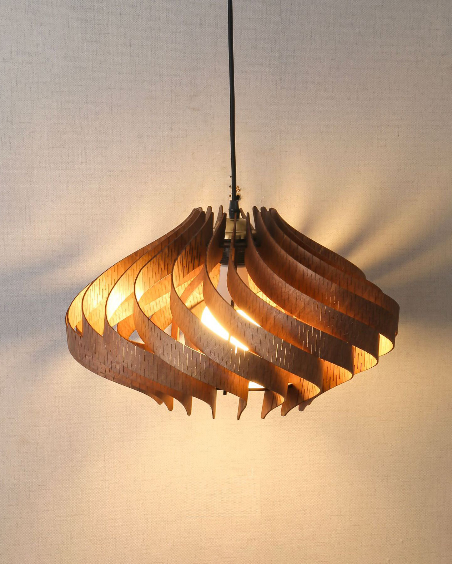 Neringa Wave Pendant Light