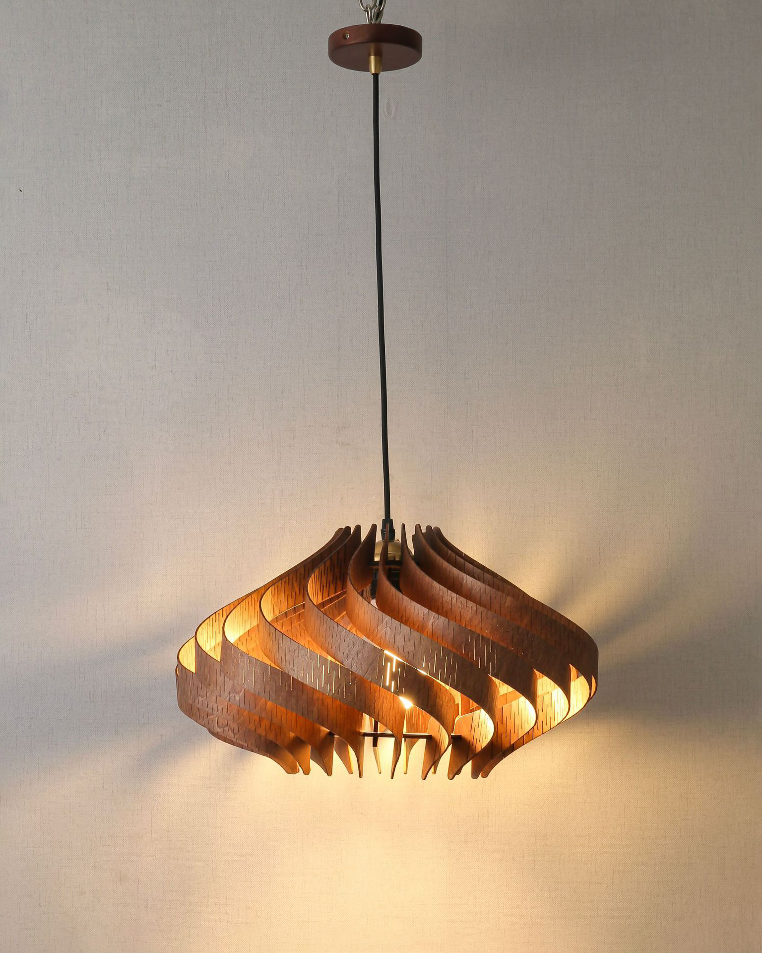 Neringa Wave Pendant Light