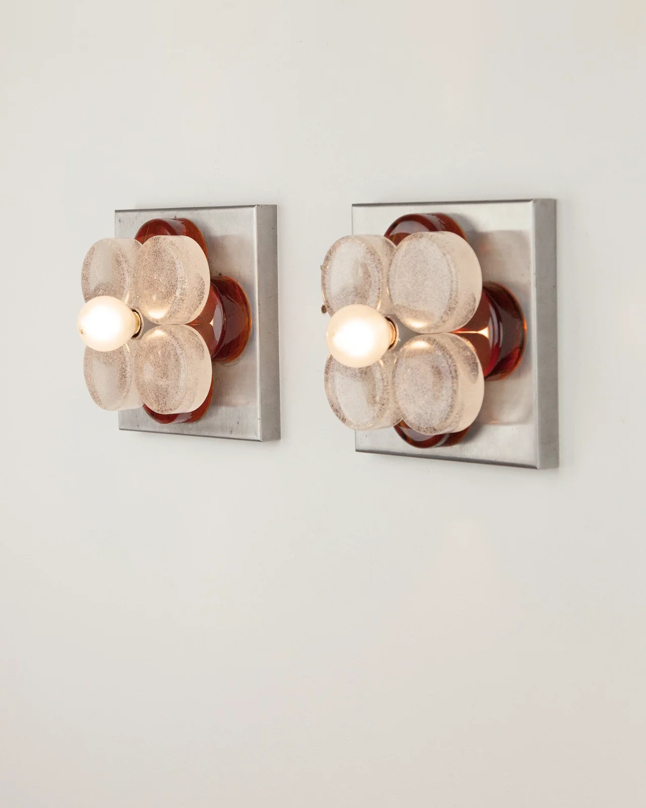 Maruno Ruby Clover Wall Lamp