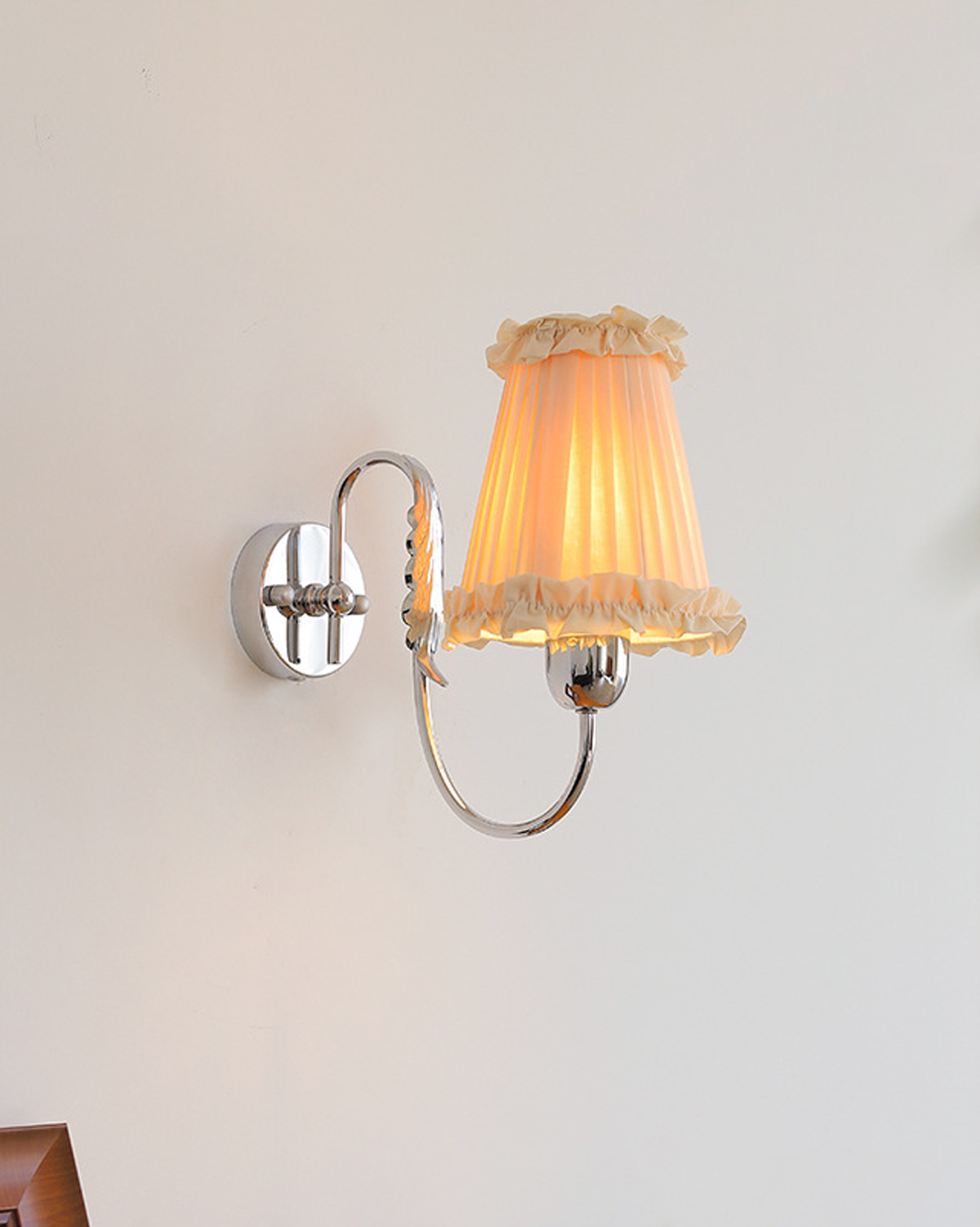 Pleated Ruffle Wall Sconce