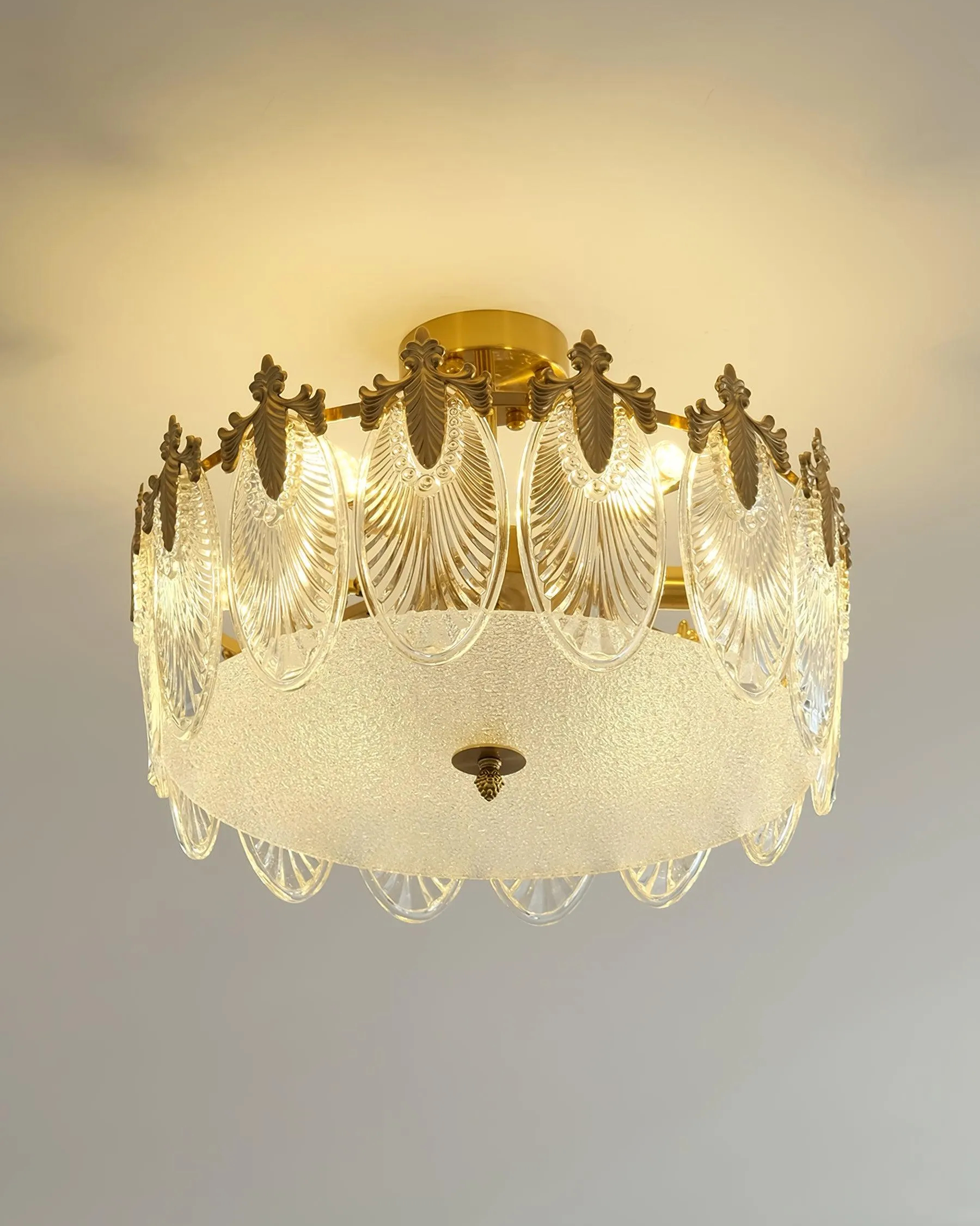 Decorative Pattern Glass Round Chandelier