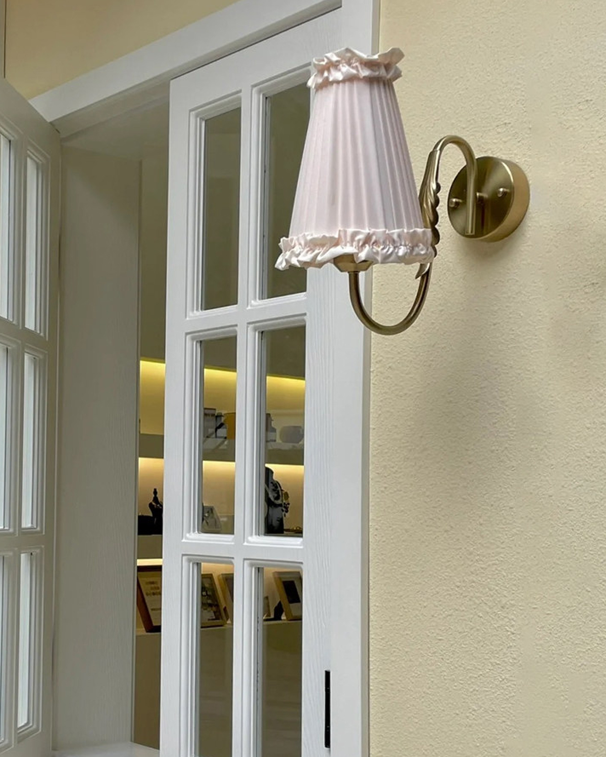 Pleated Ruffle Wall Sconce