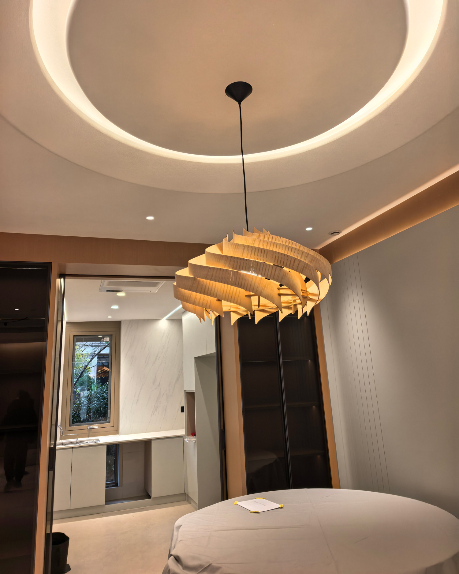 Neringa Wave Pendant Light