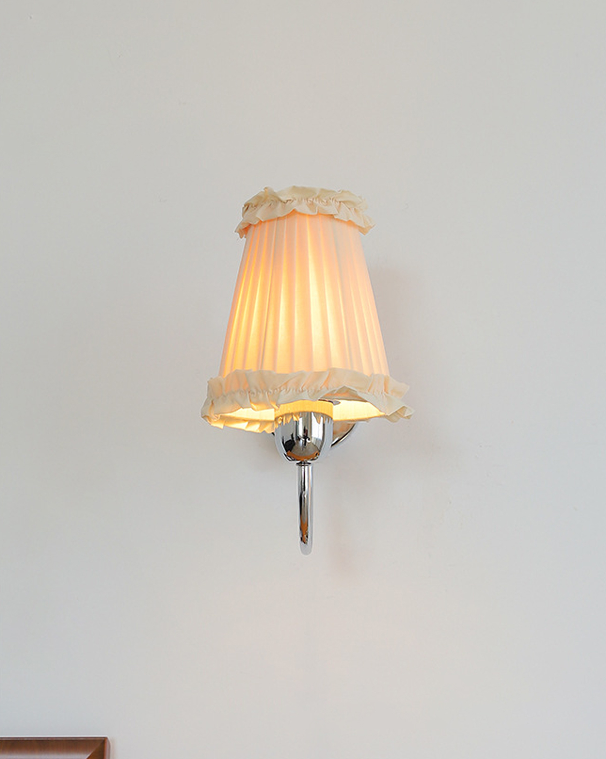 Pleated Ruffle Wall Sconce