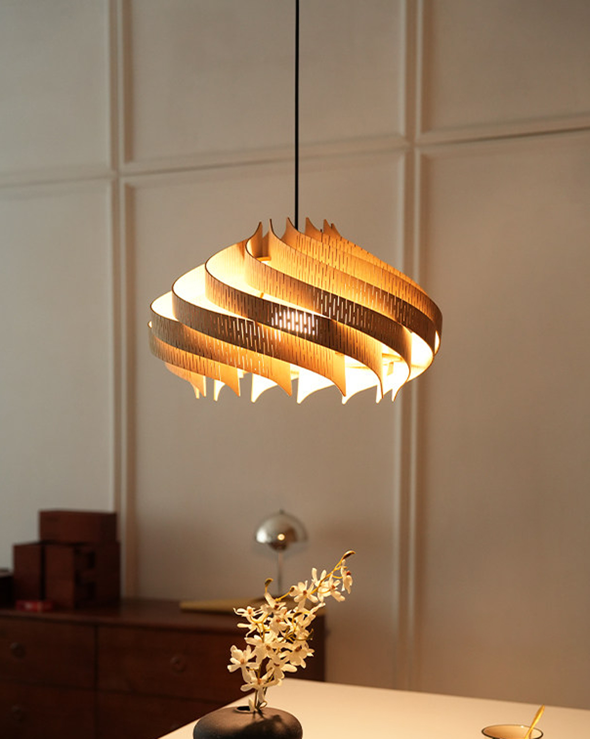 Neringa Wave Pendant Light