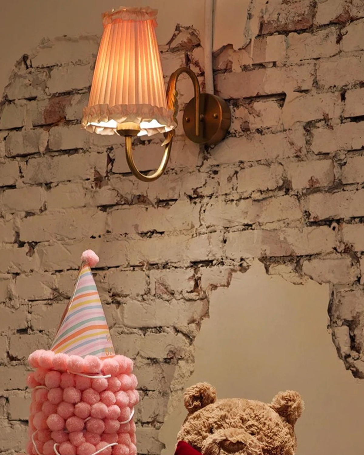 Pleated Ruffle Wall Sconce