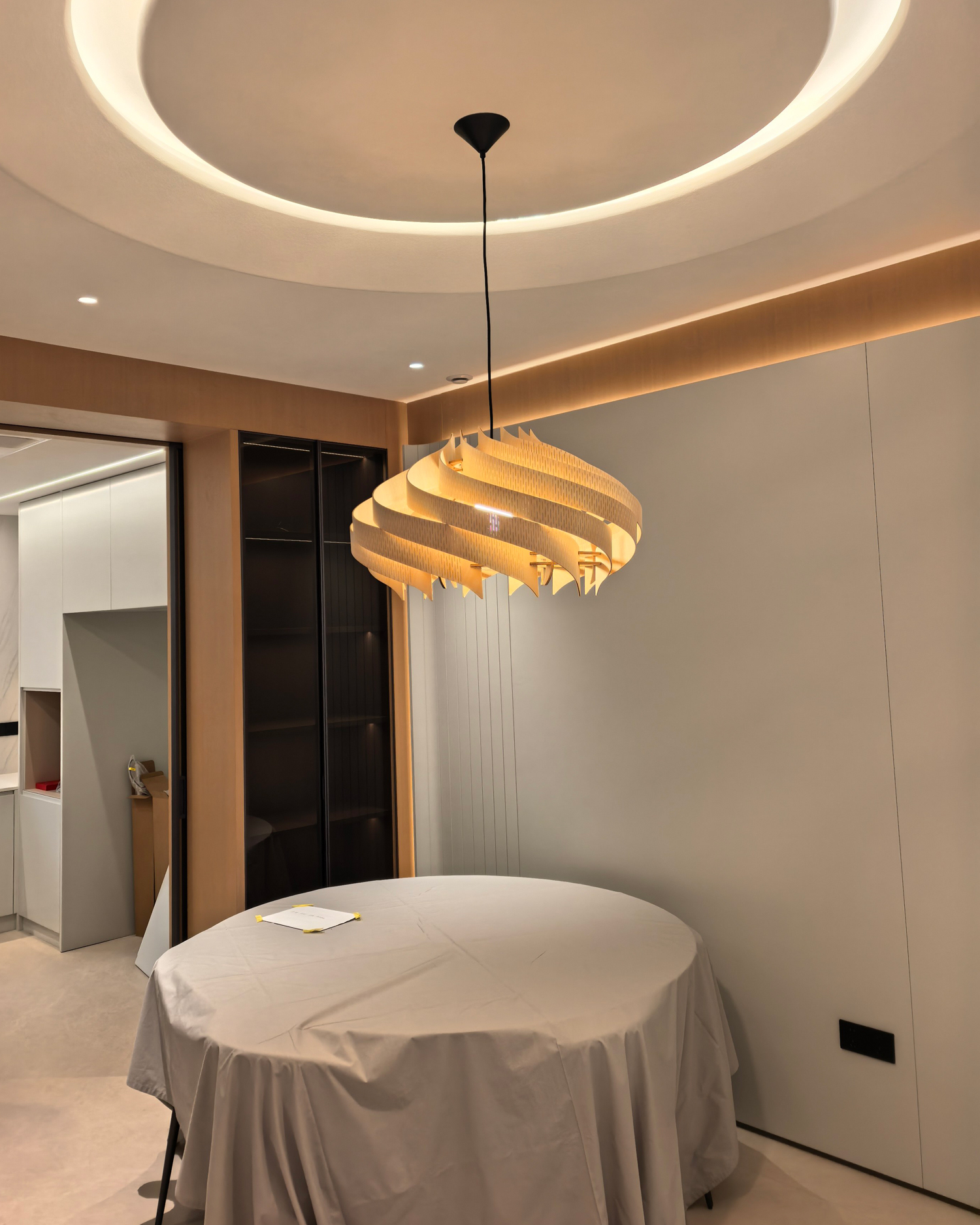 Neringa Wave Pendant Light