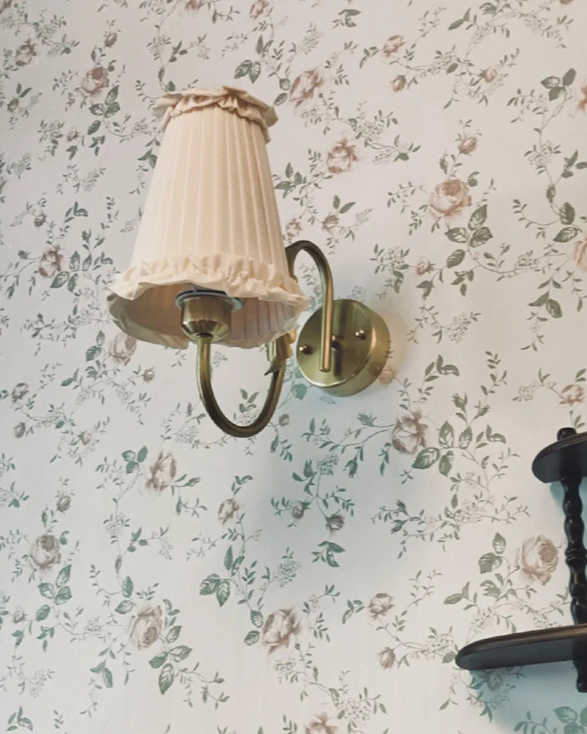 Pleated Ruffle Wall Sconce