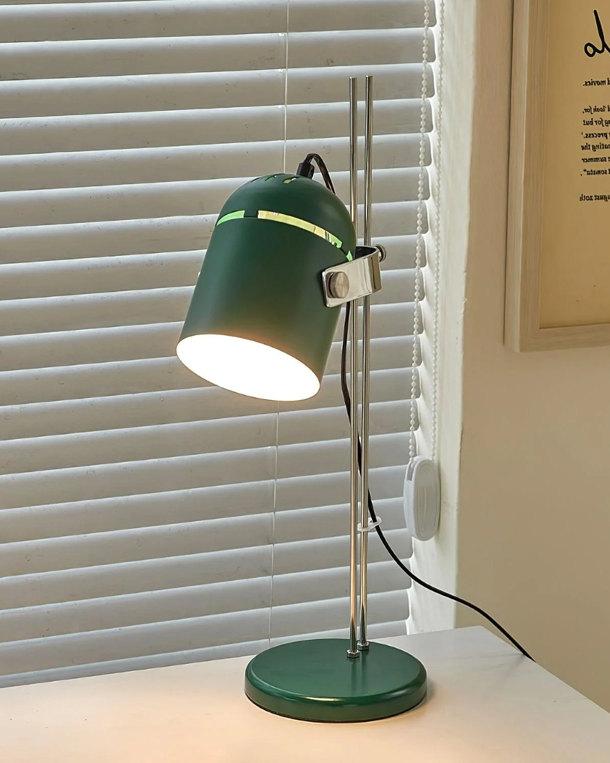 Adjusta Liftable Desk Lamp