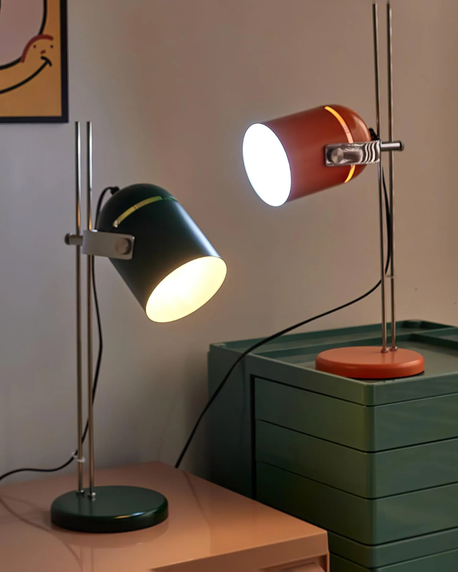 Adjusta Liftable Desk Lamp