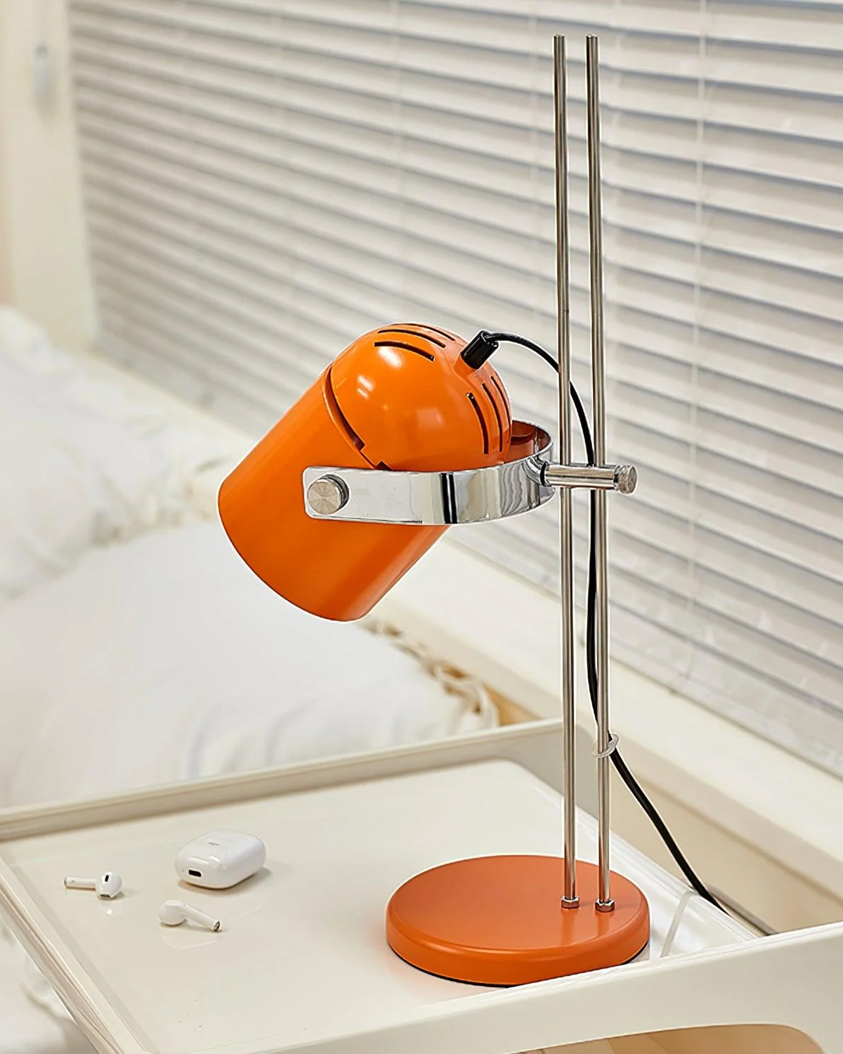 Adjusta Liftable Desk Lamp