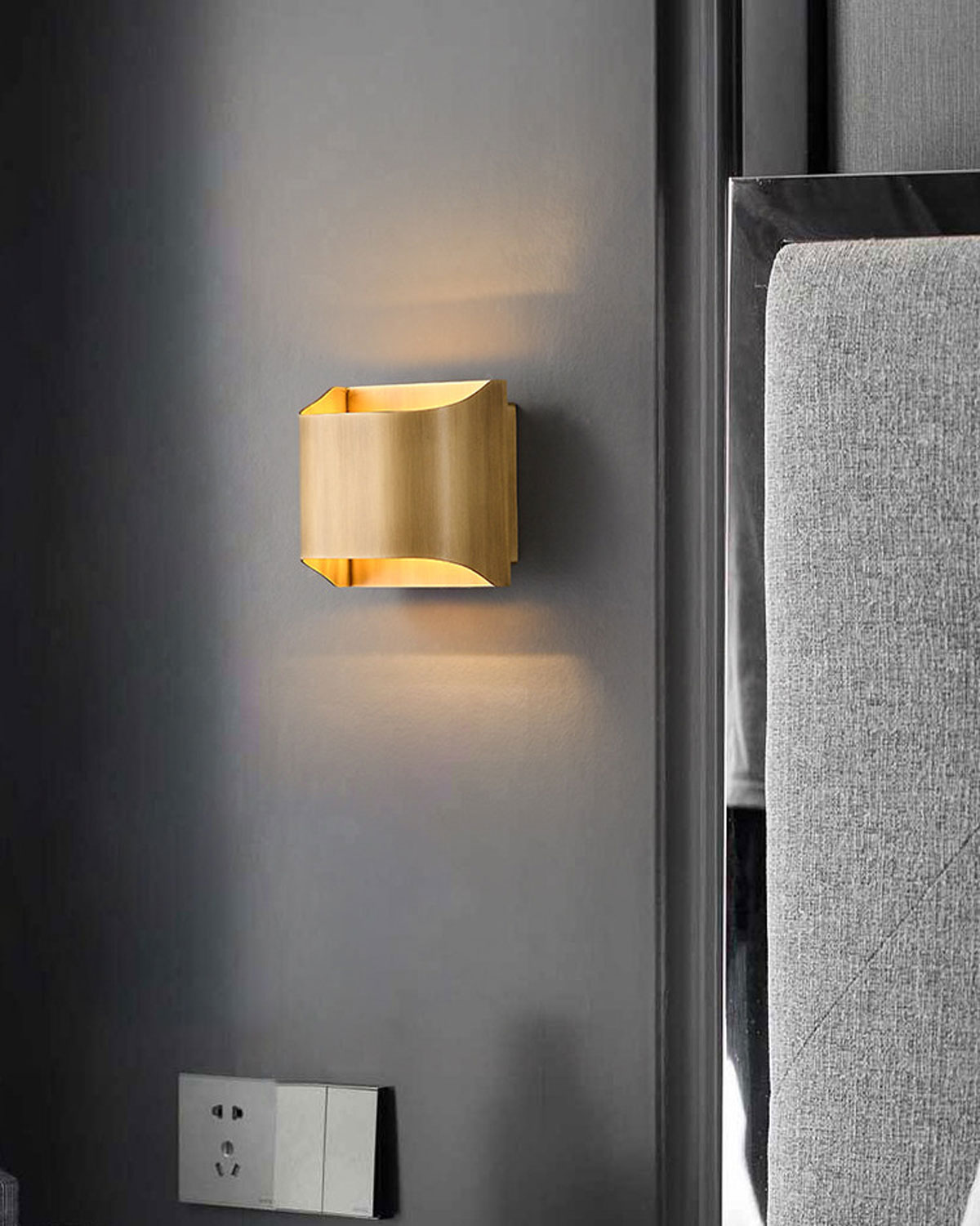 Arc Fold Wall Sconce