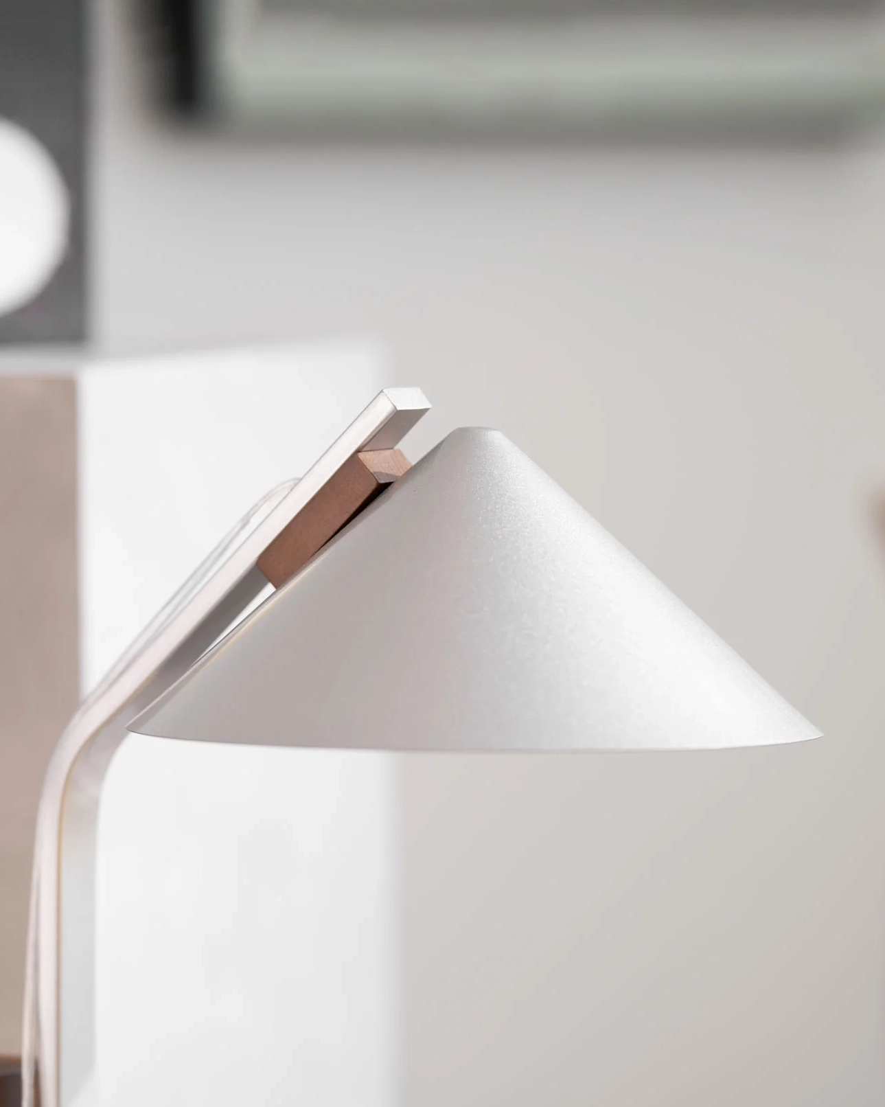 Arclune Desk Lamp