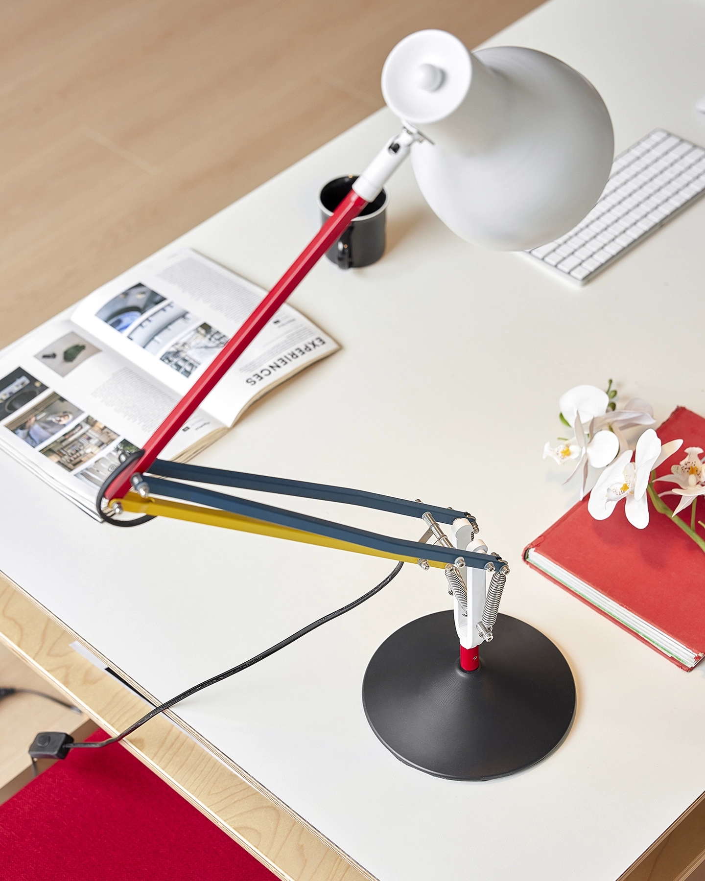 ArtiFlex Desk Lamp