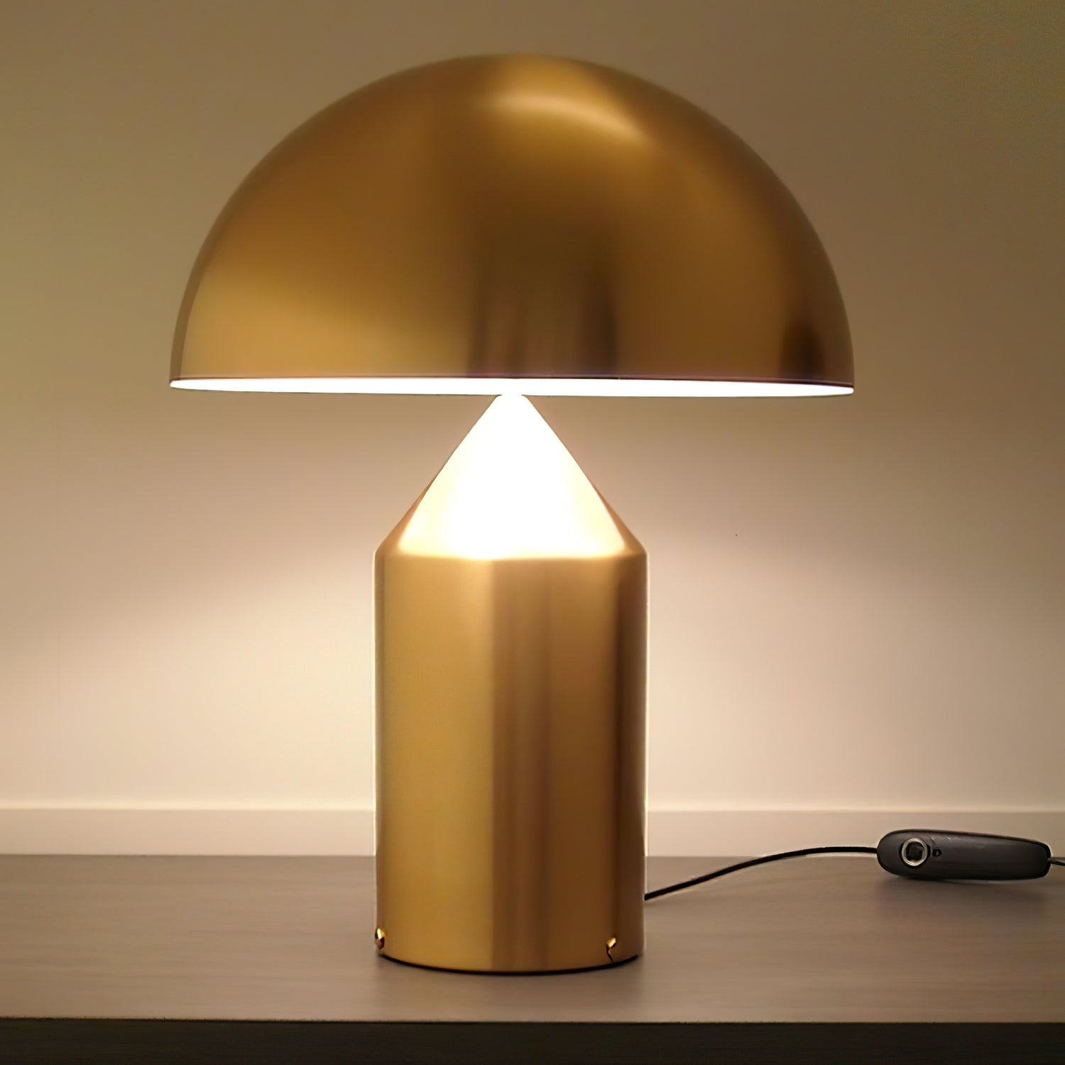 Atollo Metal Table Lamp-elegalight