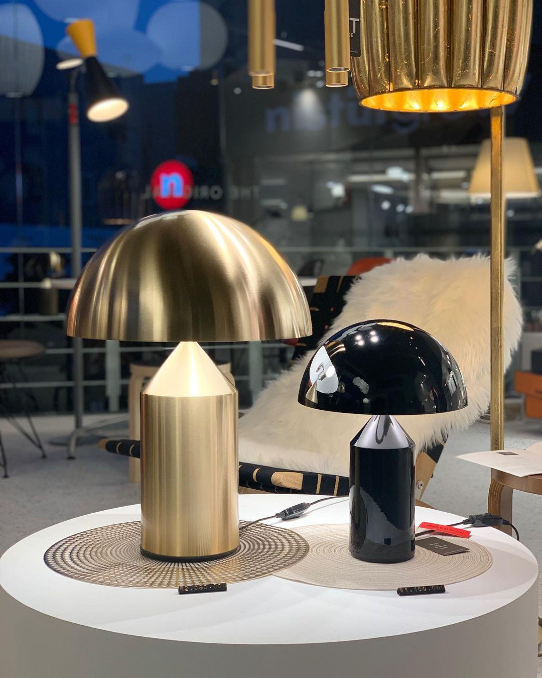 Atollo Metal Table Lamp-elegalight