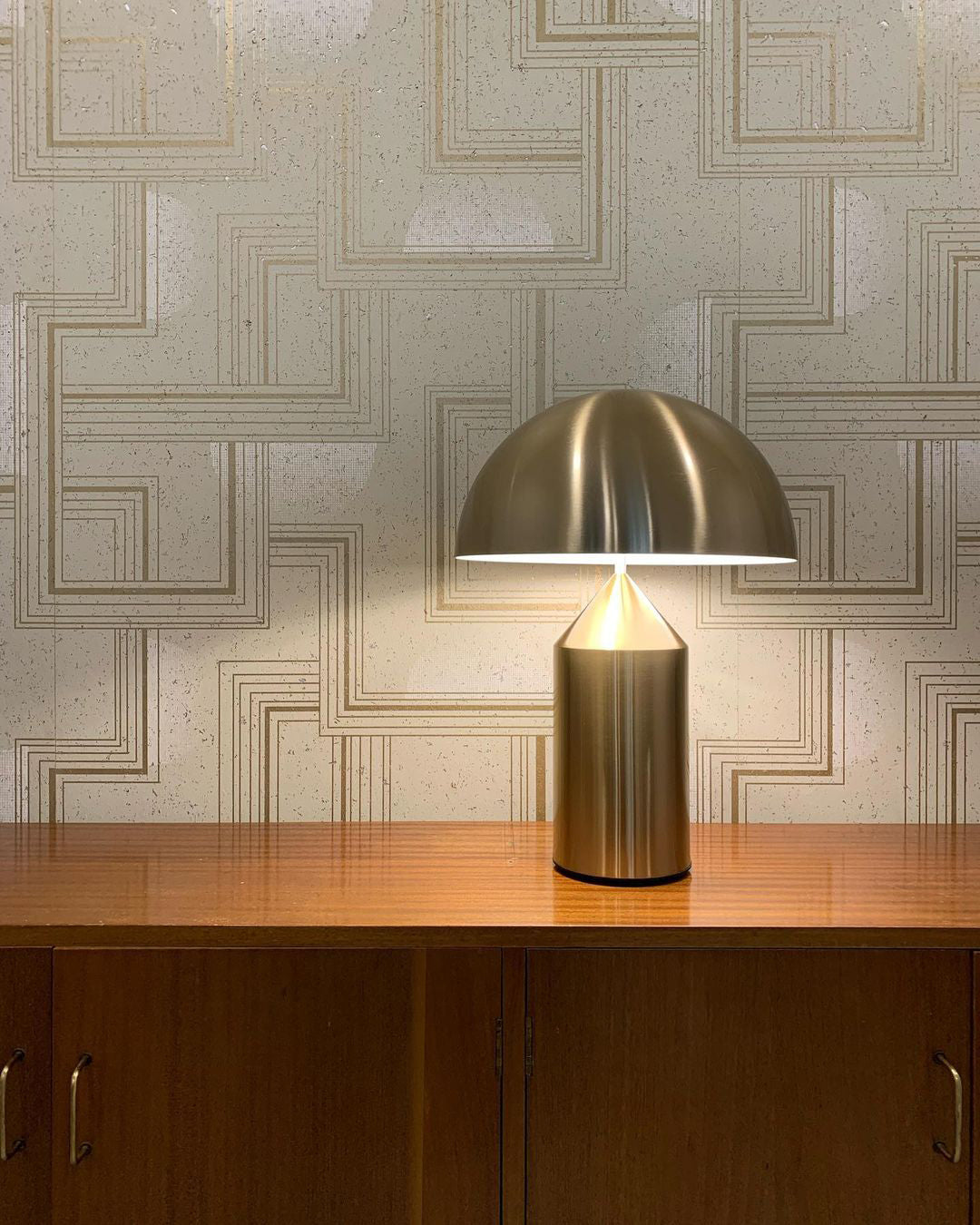 Atollo Metal Table Lamp-elegalight