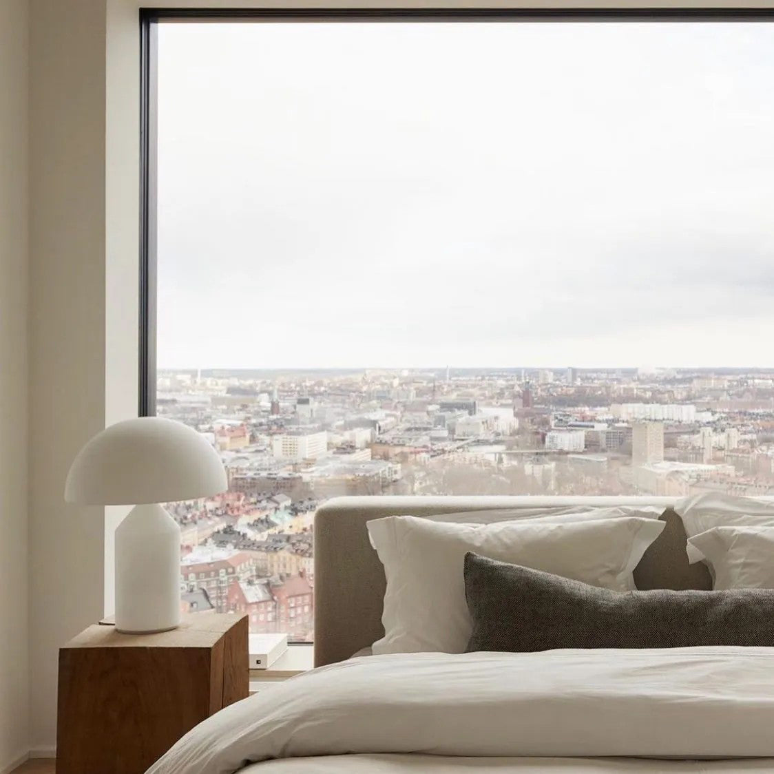 Atollo Metal Table Lamp-elegalight