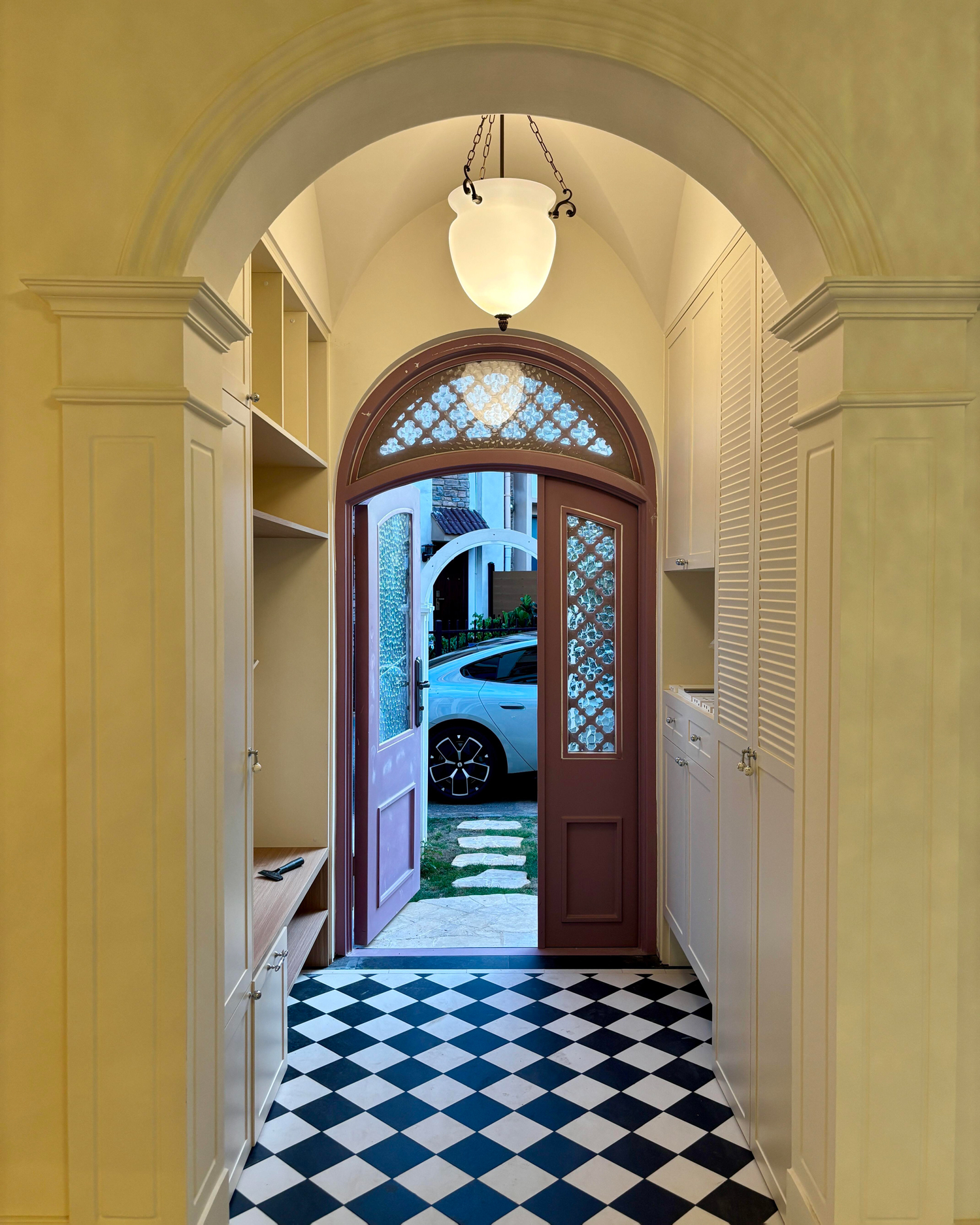 Aurelia Glass Pendant Light