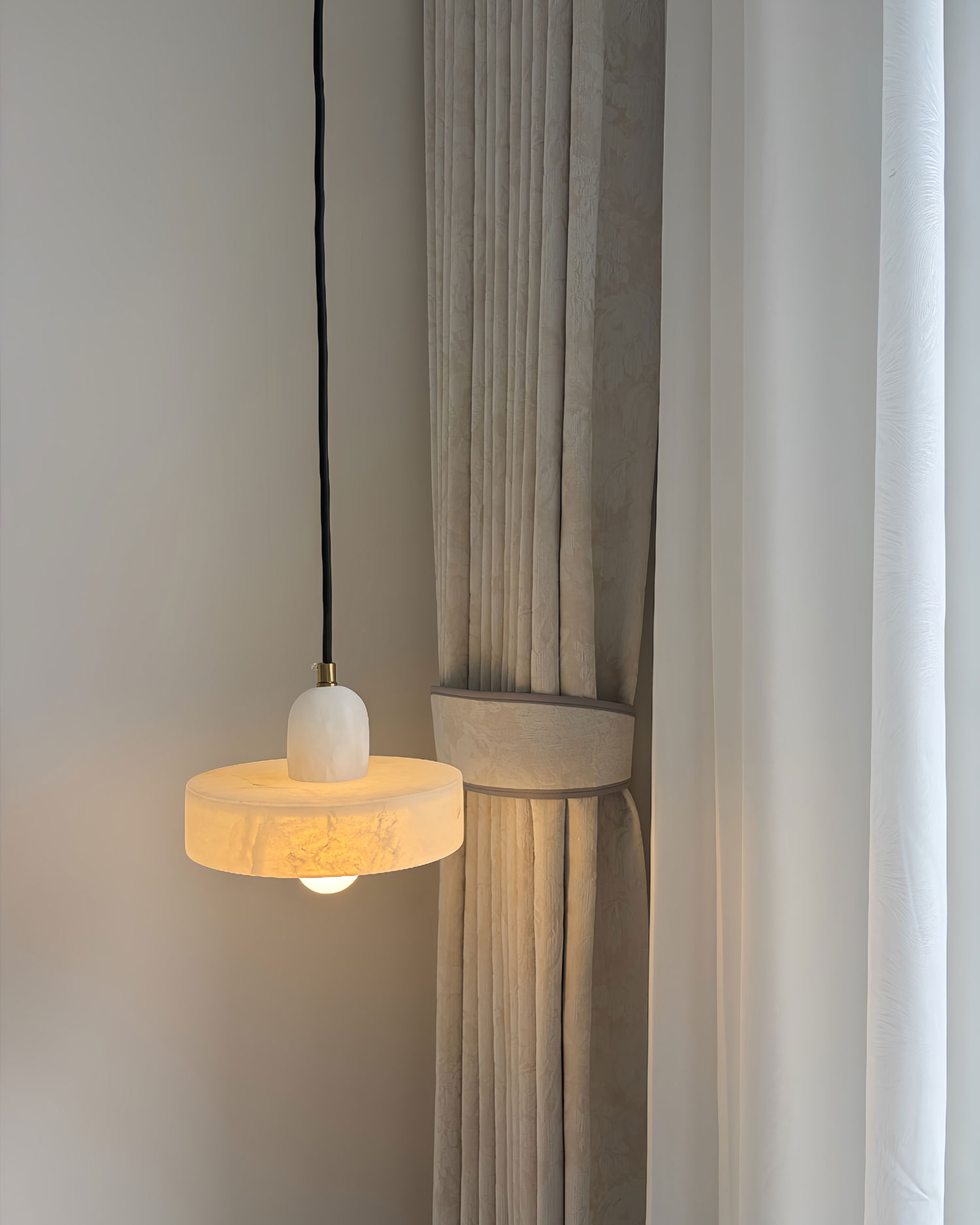 Aureole Alabaster Pendant Light
