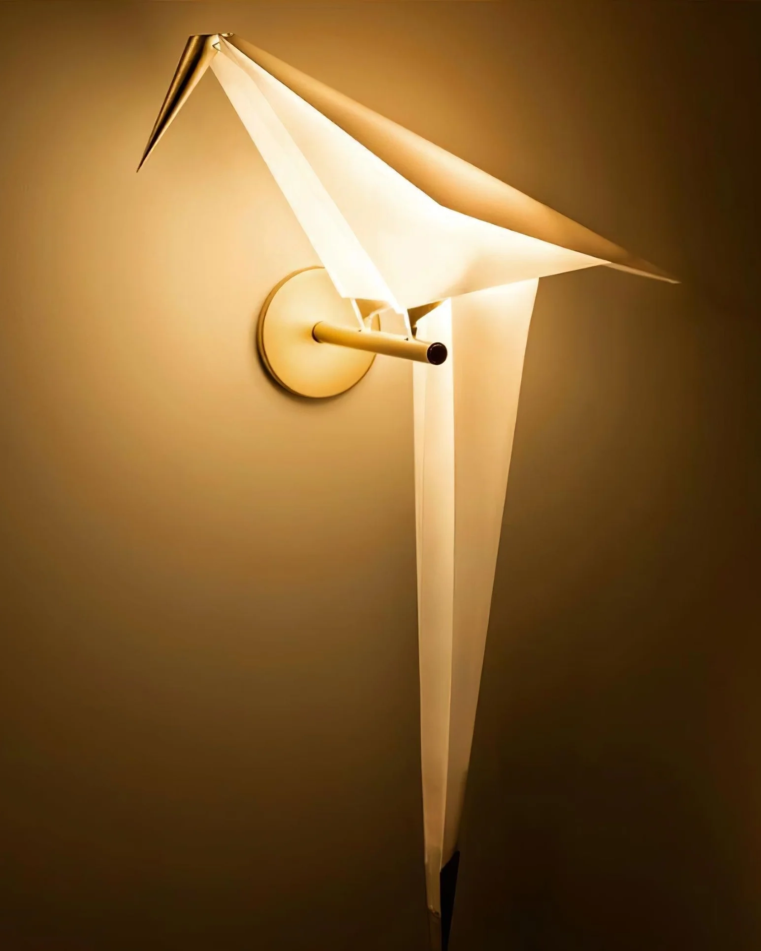 Avian Serenity Wall Lamp