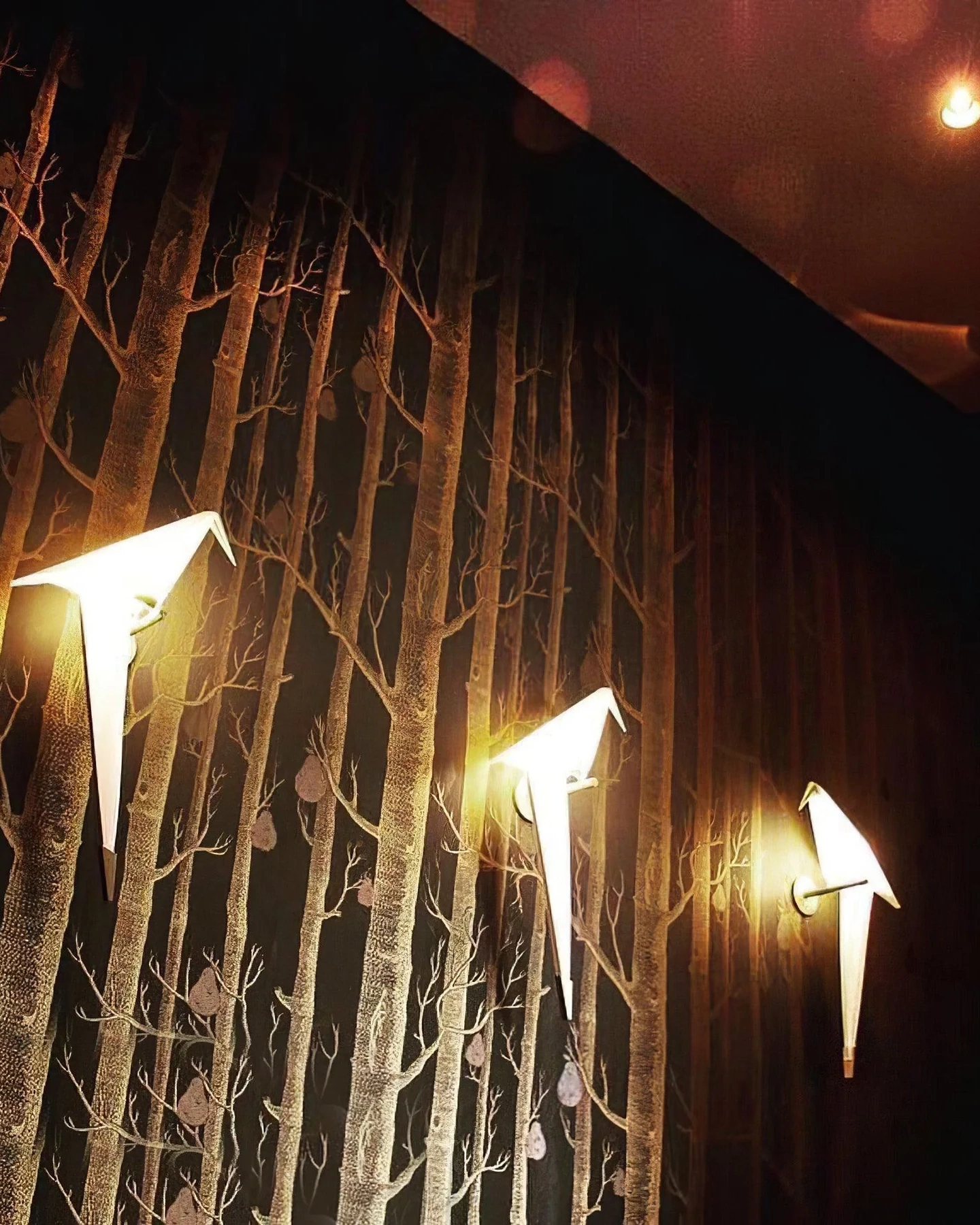 Avian Serenity Wall Lamp